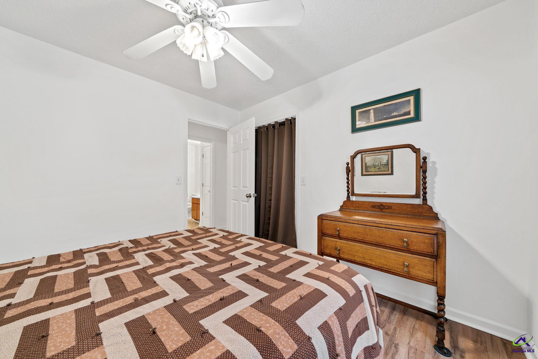 23 E Franklin Avenue