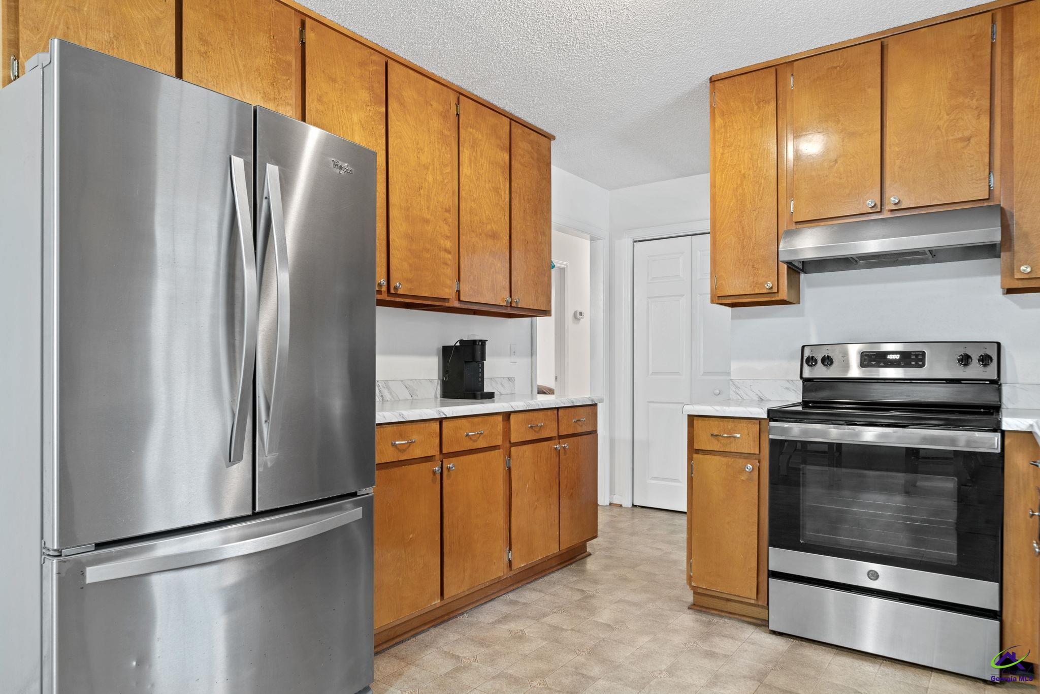 23 E Franklin Avenue
