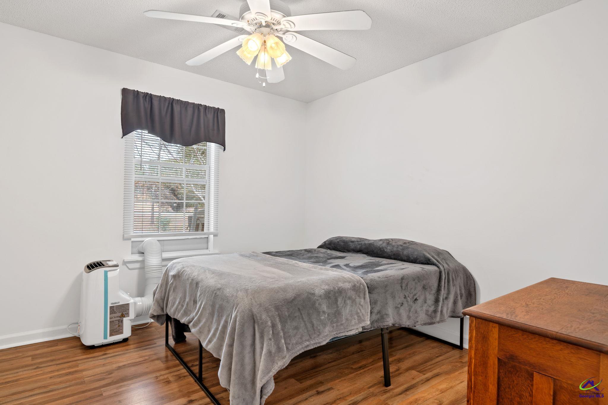 23 E Franklin Avenue