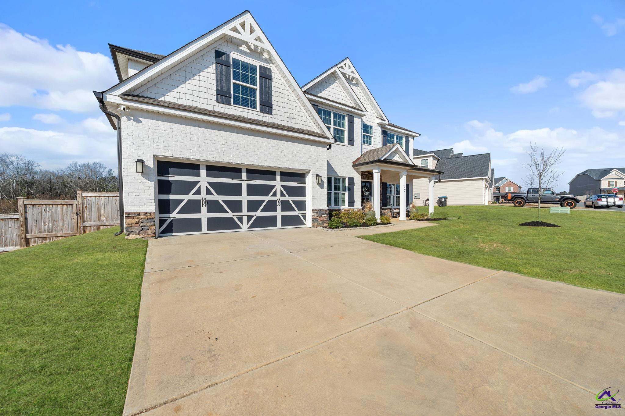 406 Shoshone Circle