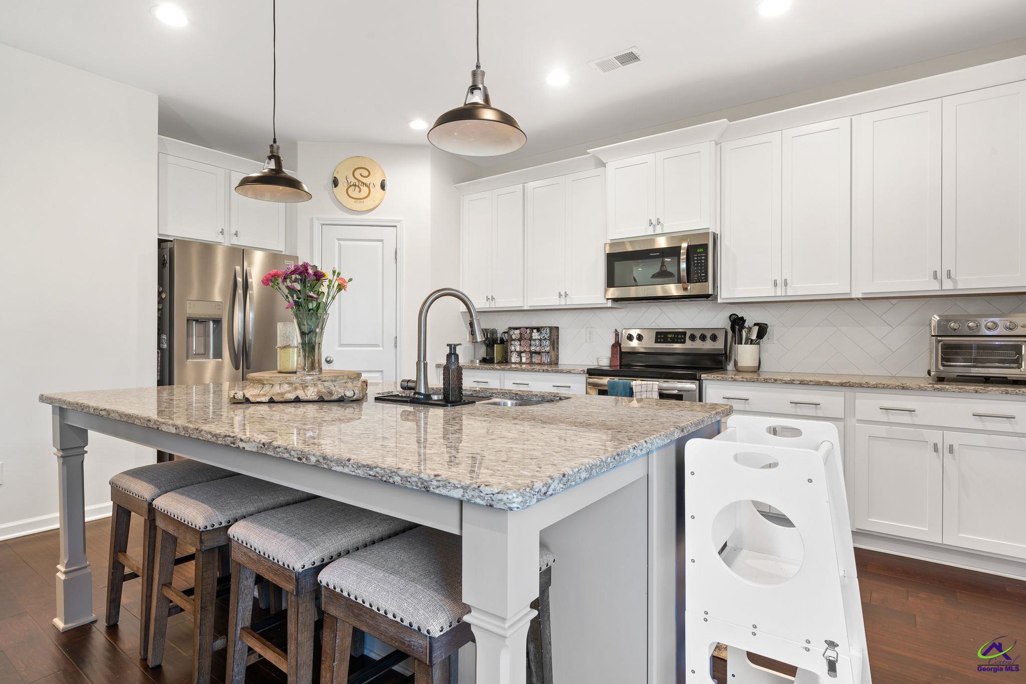 406 Shoshone Circle
