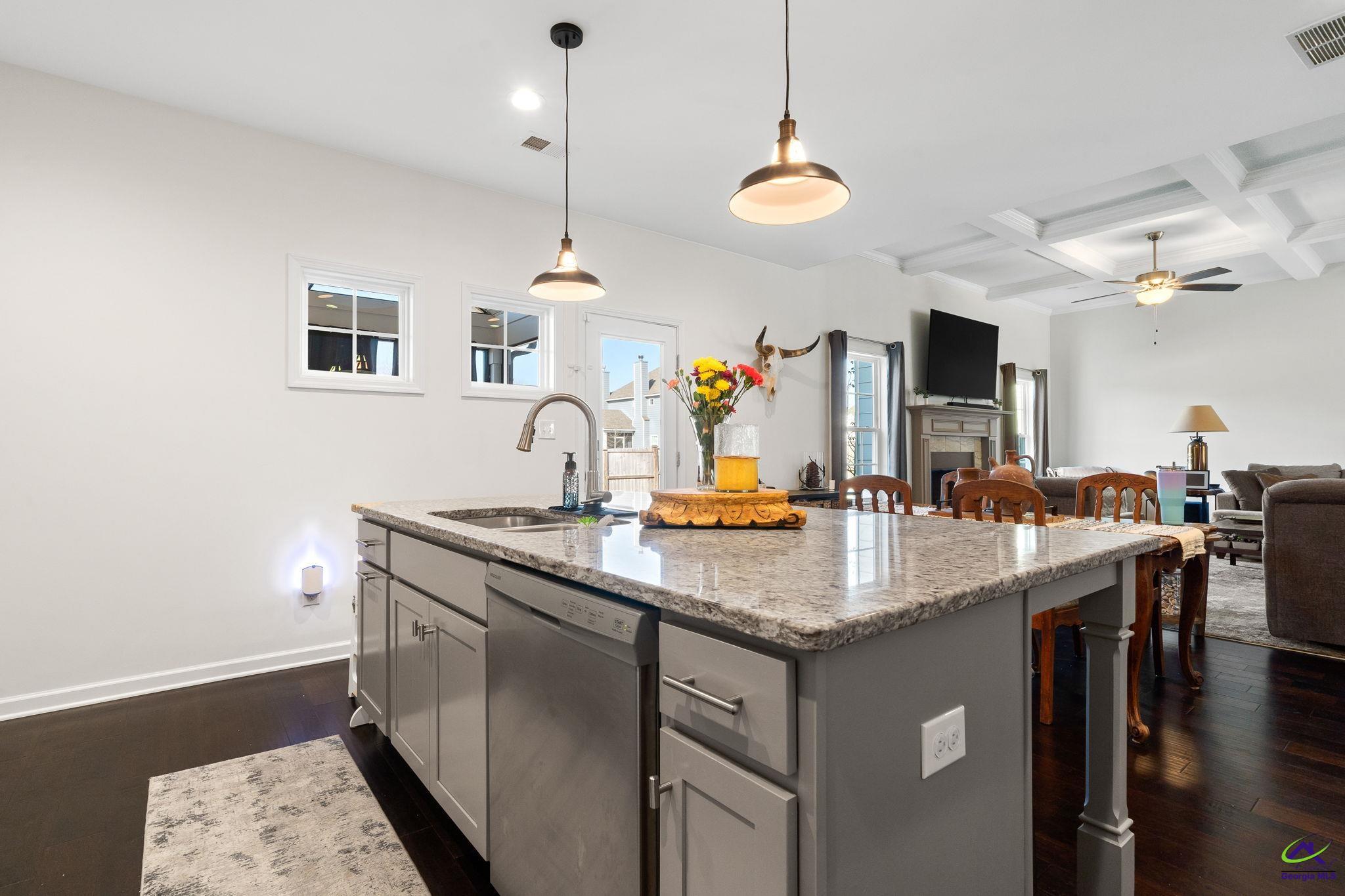 406 Shoshone Circle