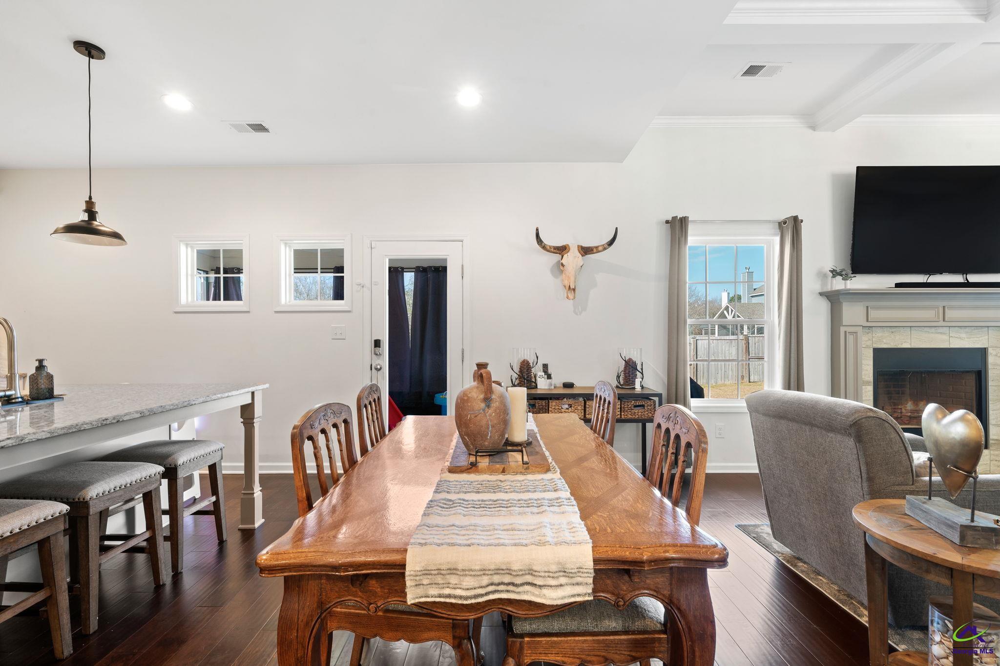 406 Shoshone Circle