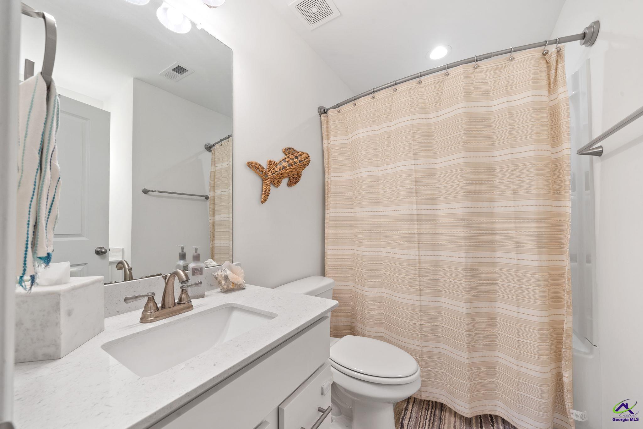 406 Shoshone Circle
