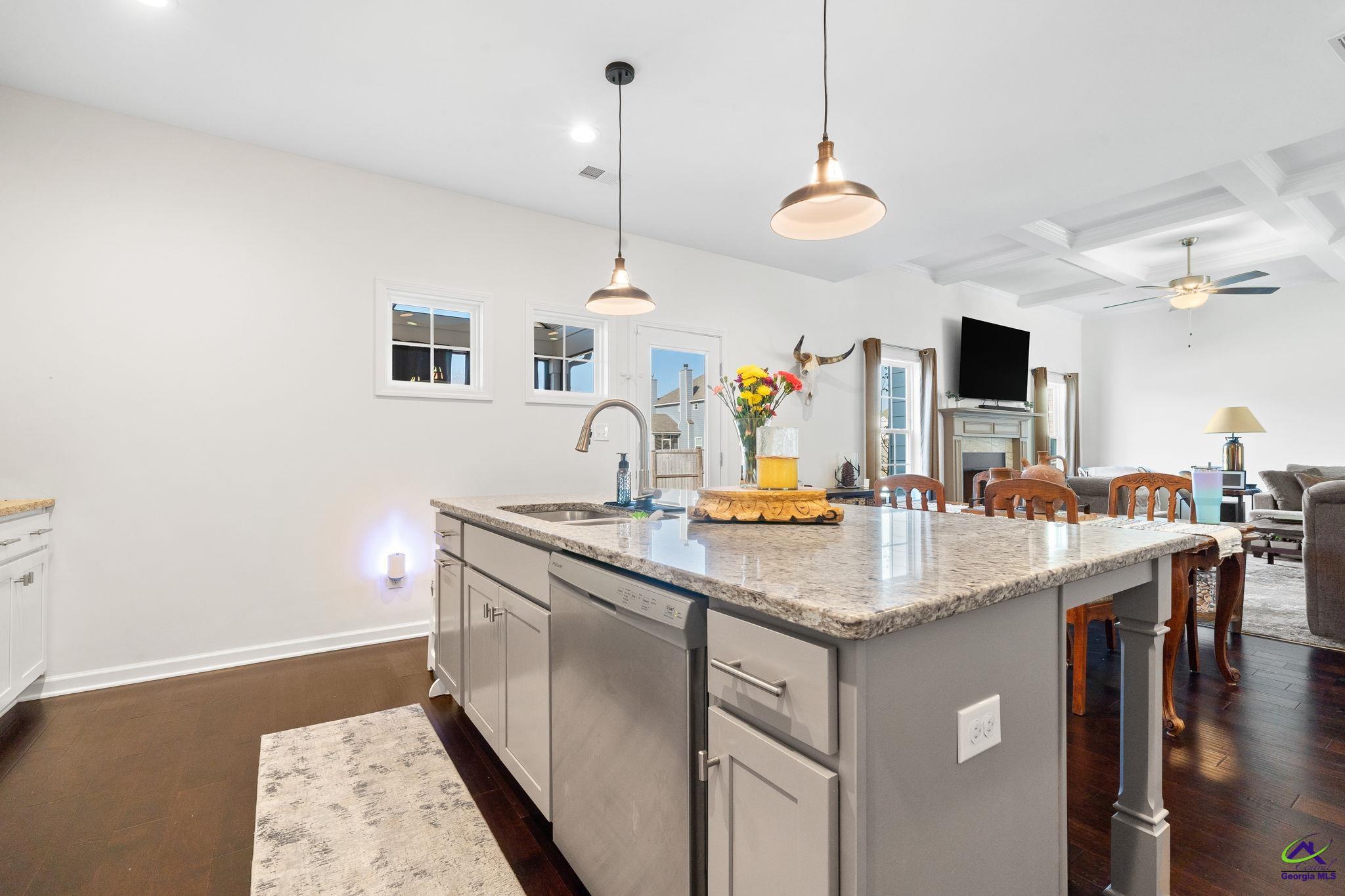 406 Shoshone Circle