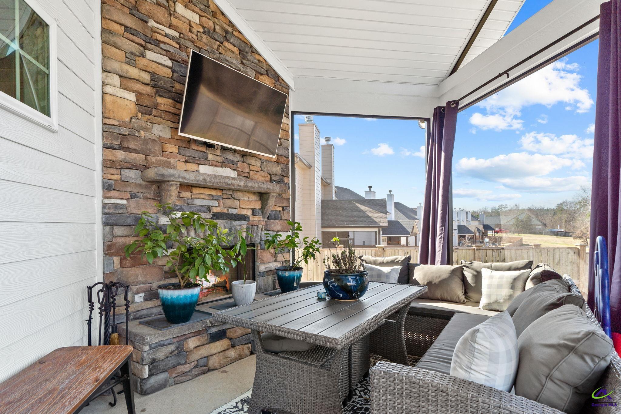 406 Shoshone Circle
