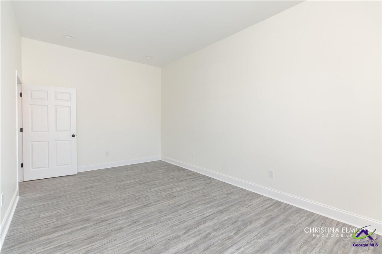 402 General Courtney Hodges Boulevard