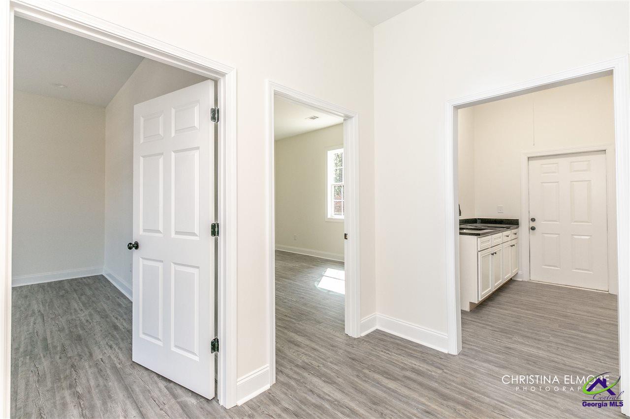 402 General Courtney Hodges Boulevard