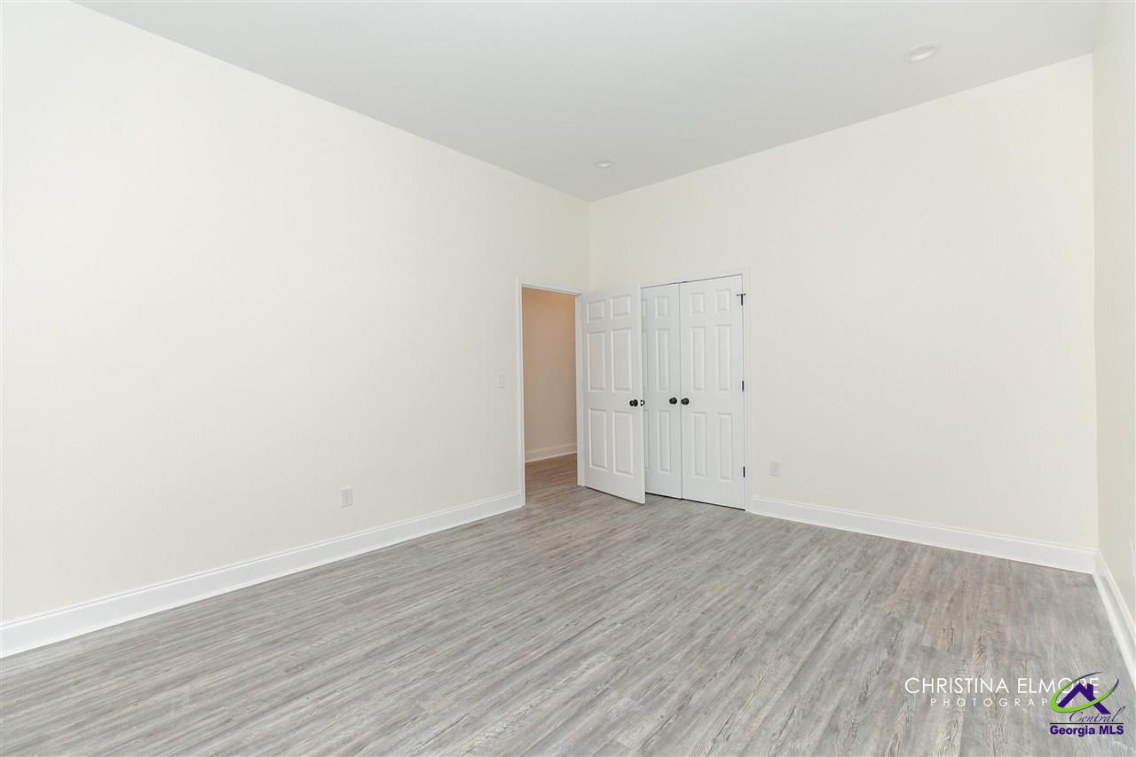 402 General Courtney Hodges Boulevard