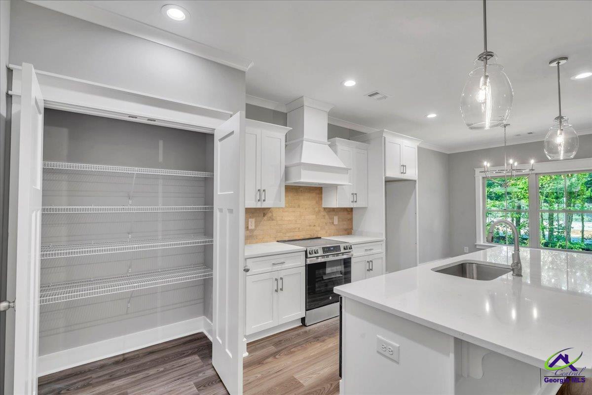 215 Willowbrook Lane