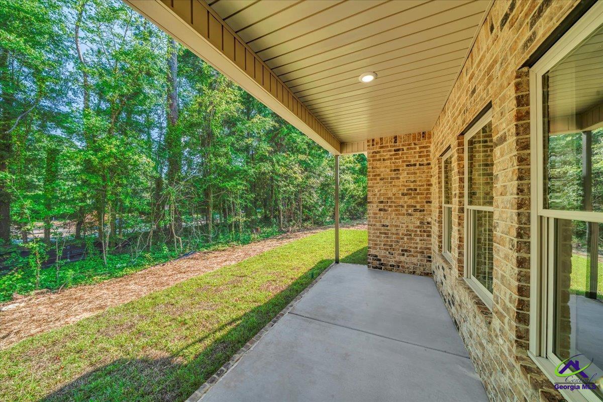 215 Willowbrook Lane