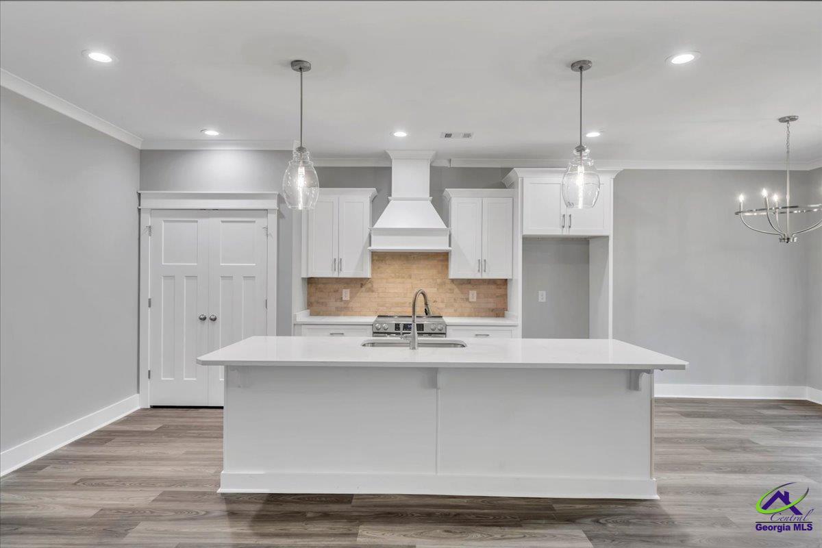 215 Willowbrook Lane