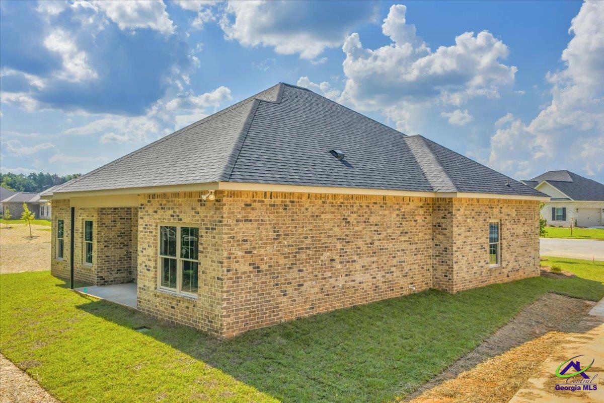 215 Willowbrook Lane