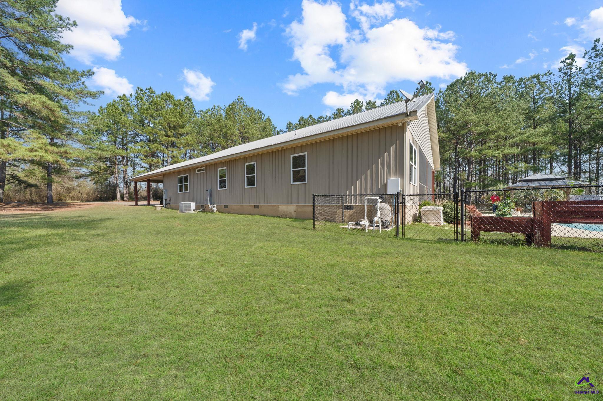 22299 US Hwy 441, McIntyre