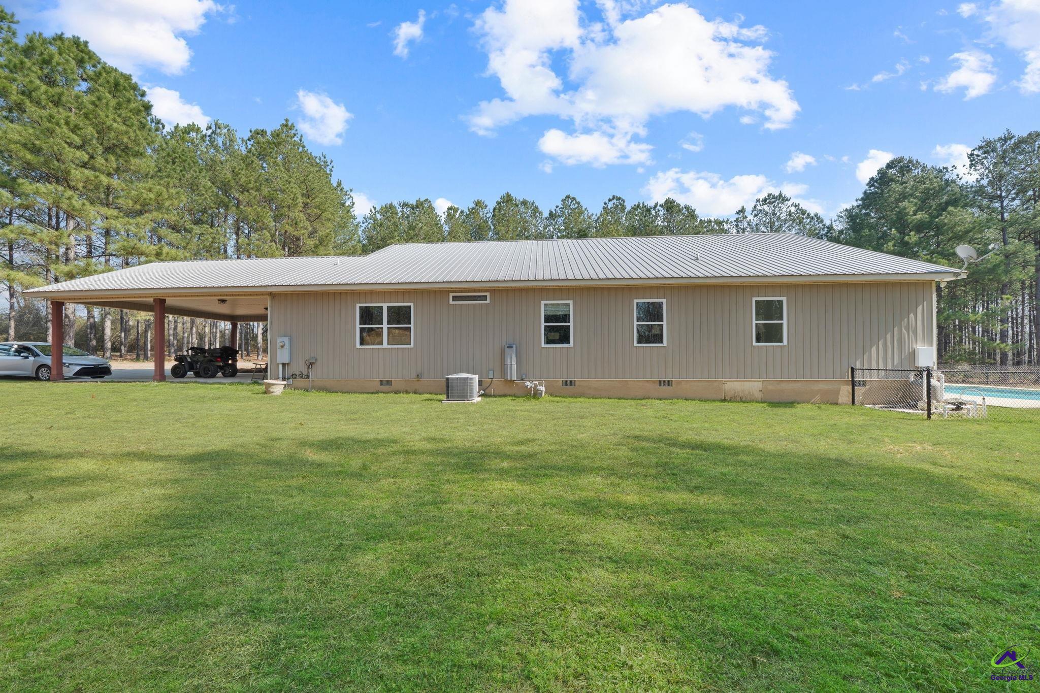 22299 US Hwy 441, McIntyre