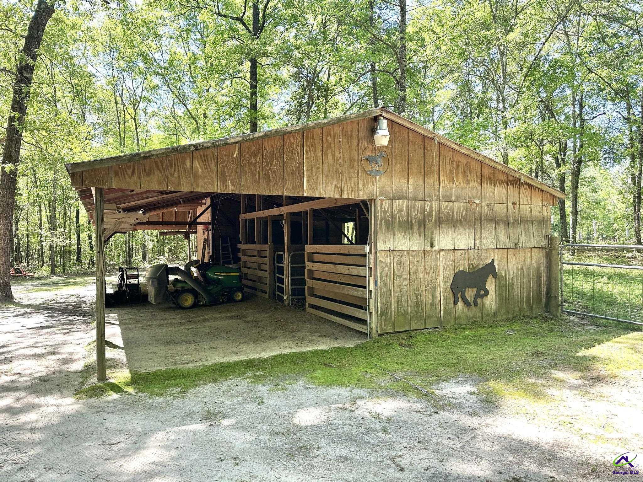 22199 US Hwy 441, McIntyre