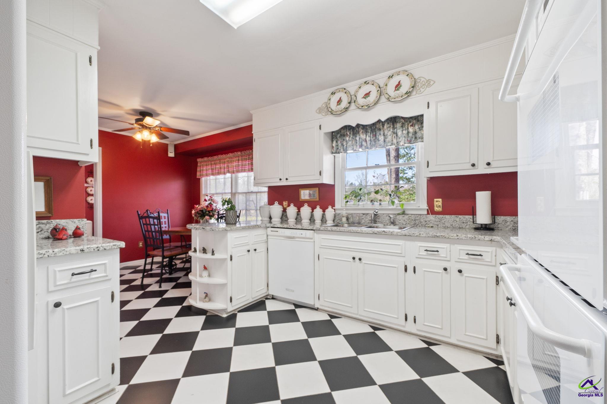 22199 US Hwy 441, McIntyre