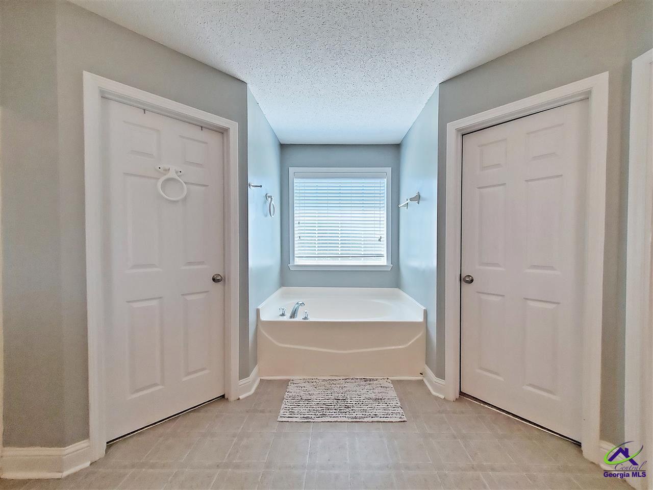 207 Sugarloaf Parkway