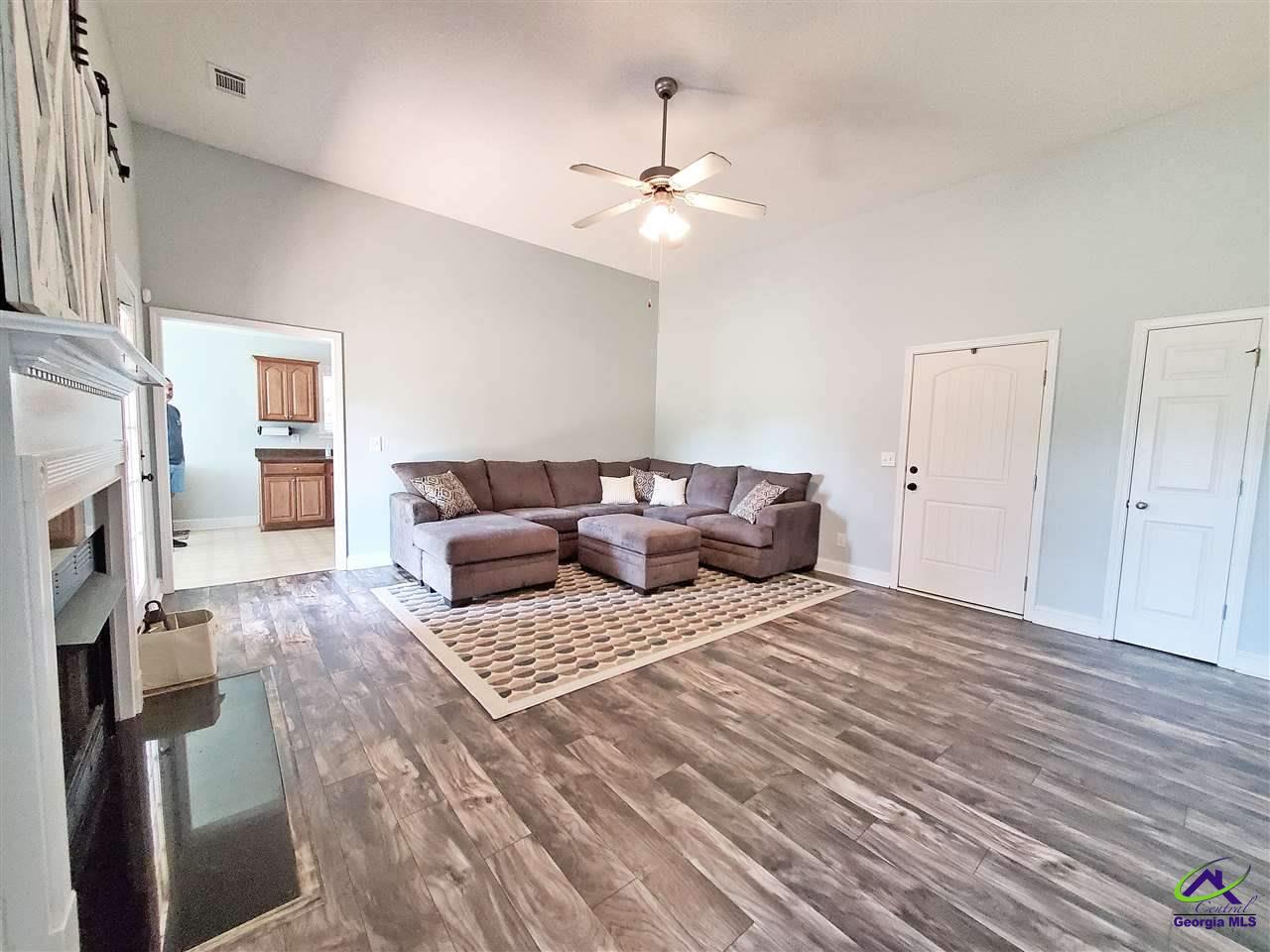 207 Sugarloaf Parkway