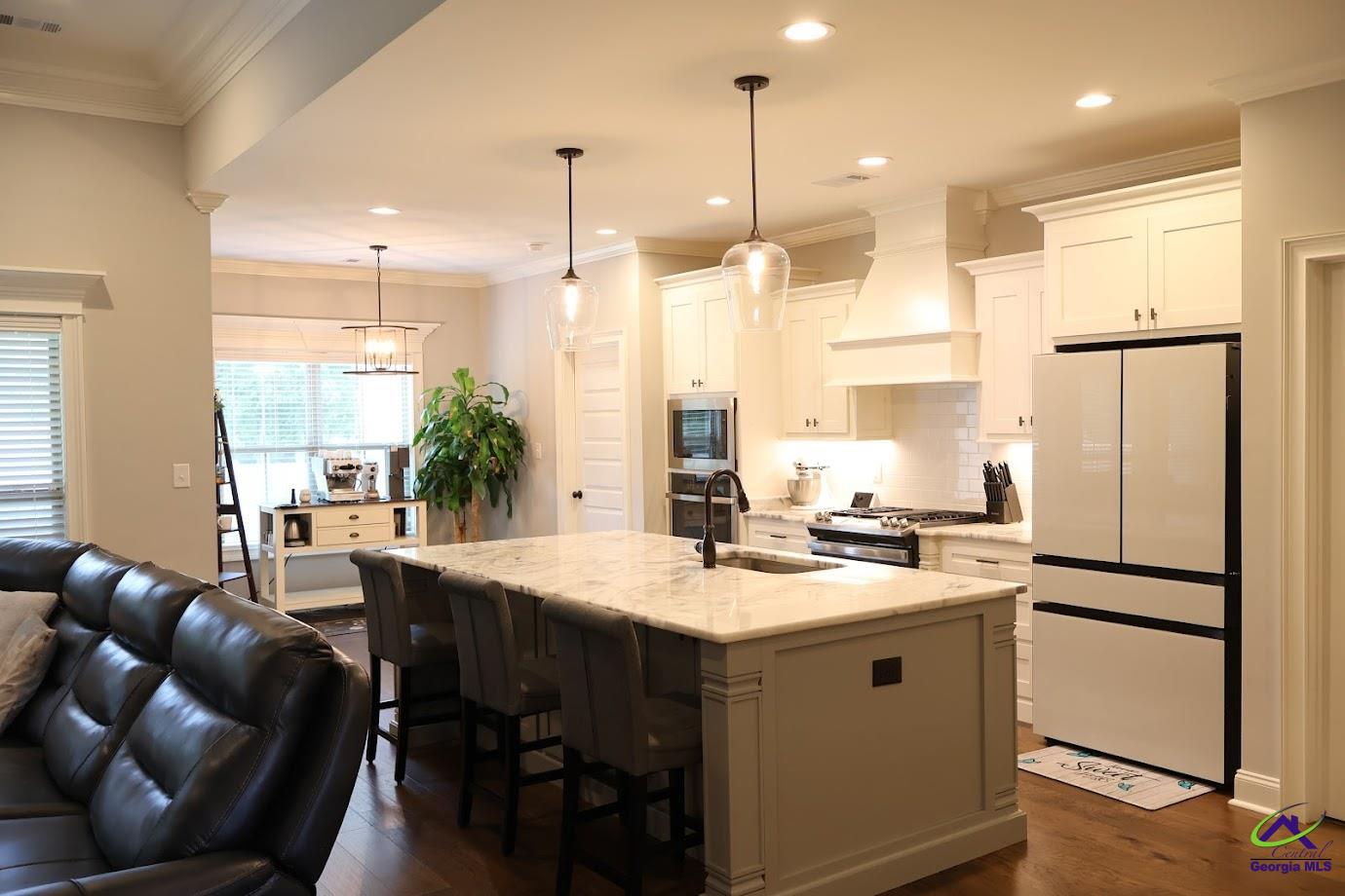 214 Landings Pointe Lane