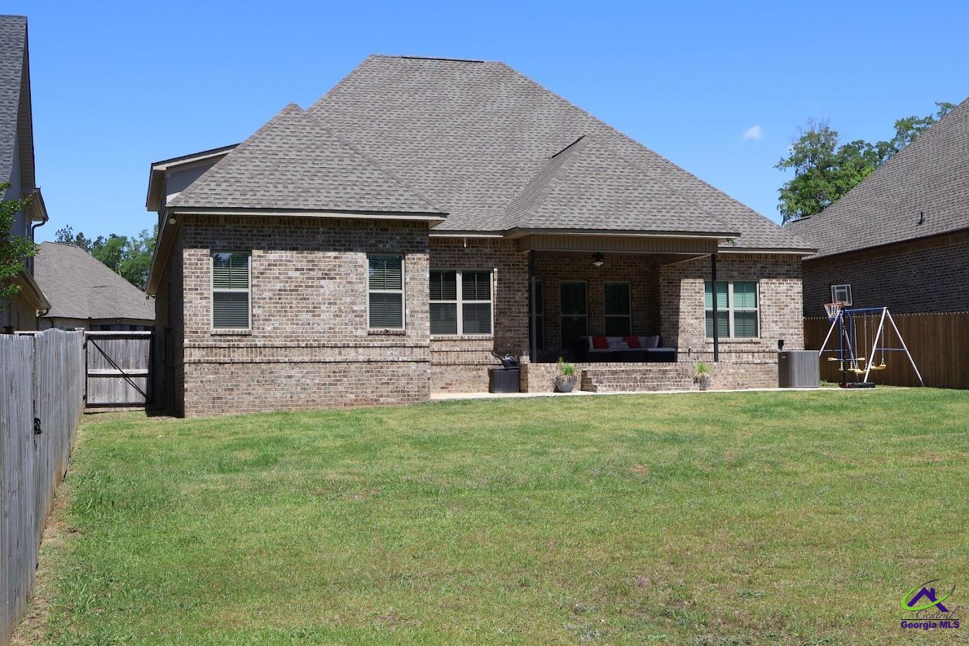 214 Landings Pointe Lane