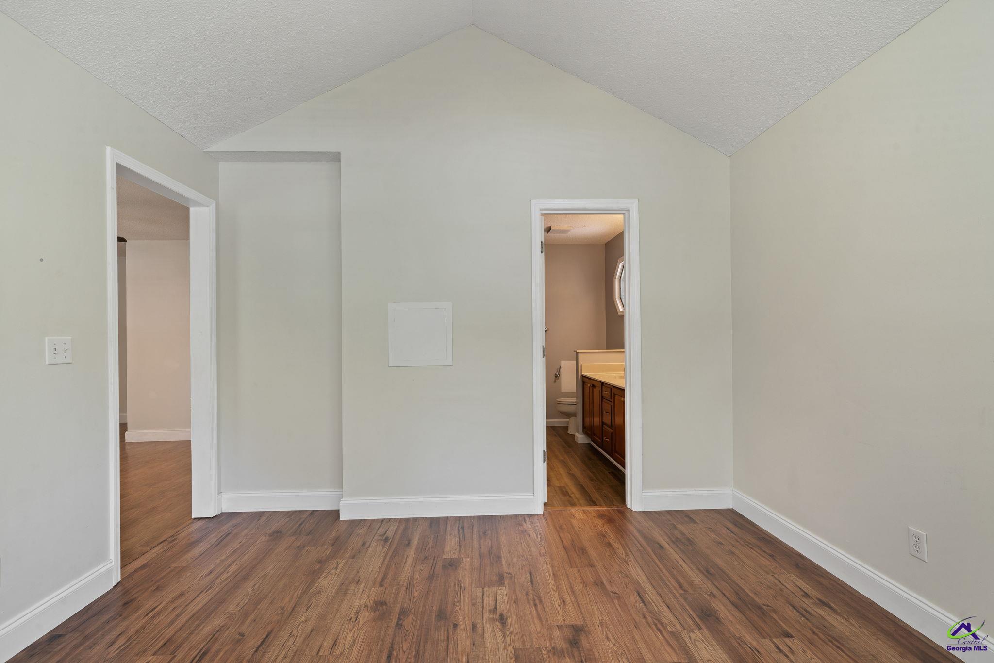 109 S Hiley Court