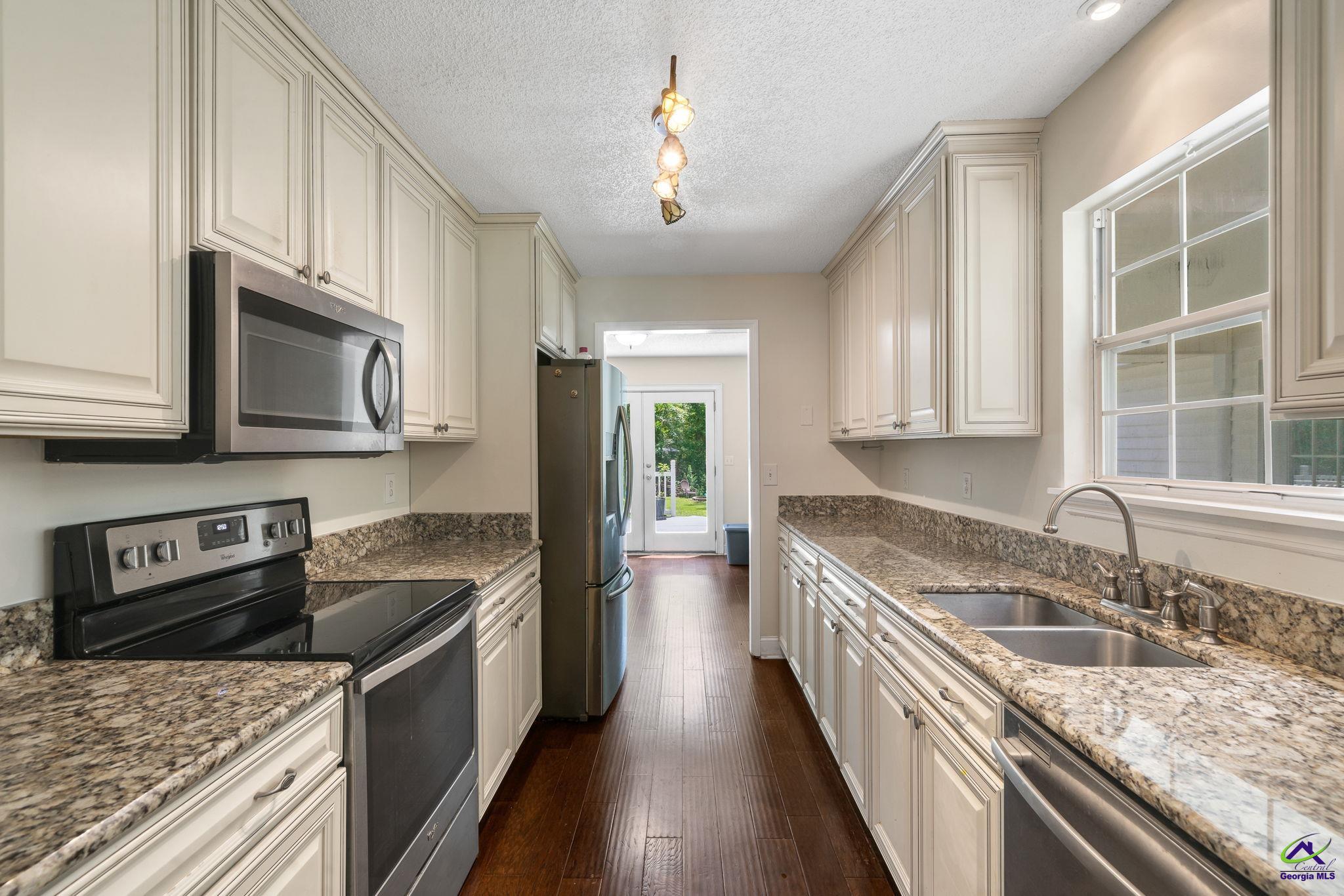 109 S Hiley Court