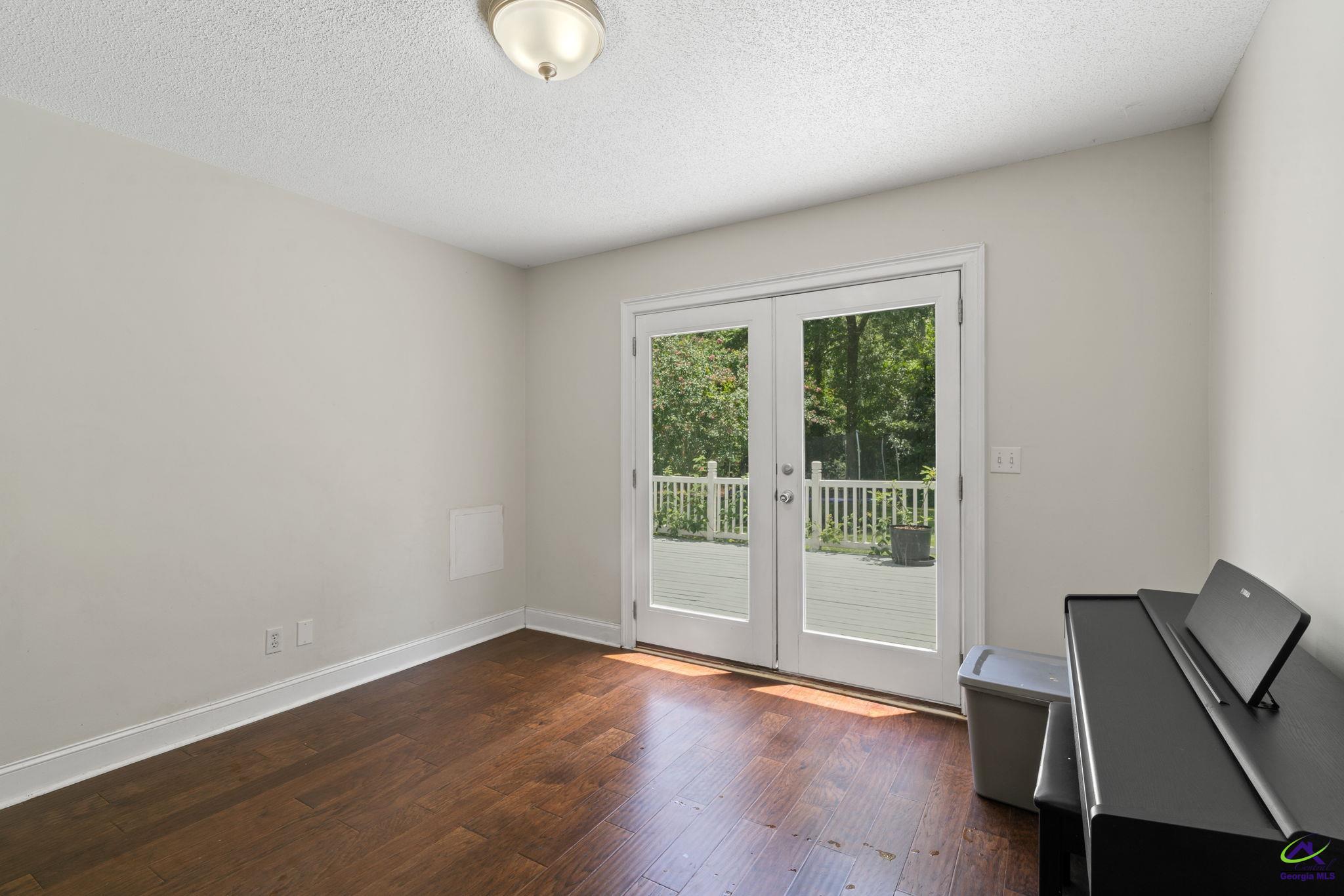 109 S Hiley Court