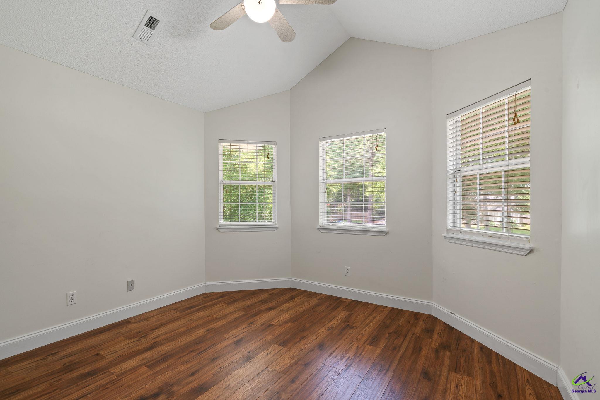 109 S Hiley Court