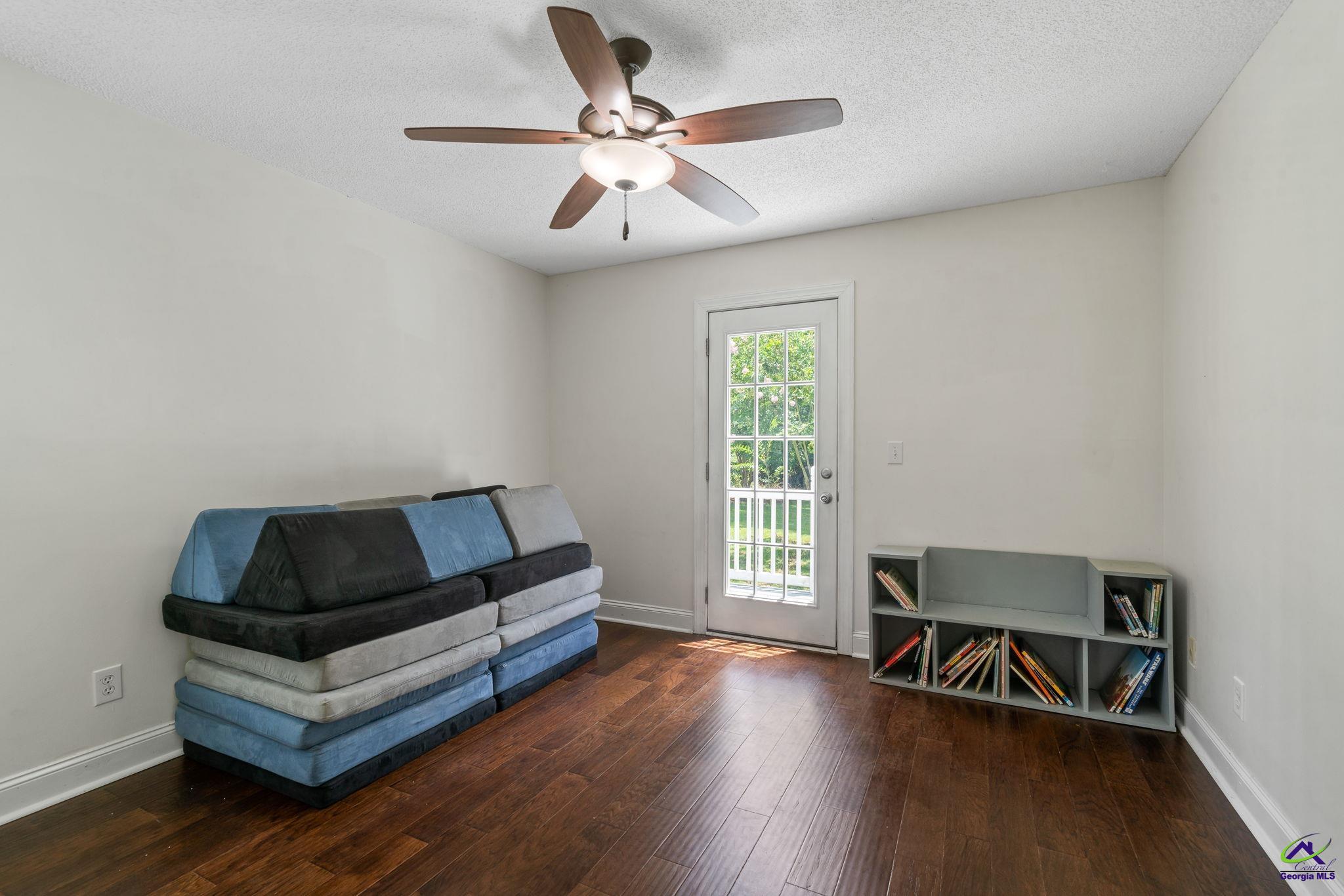 109 S Hiley Court