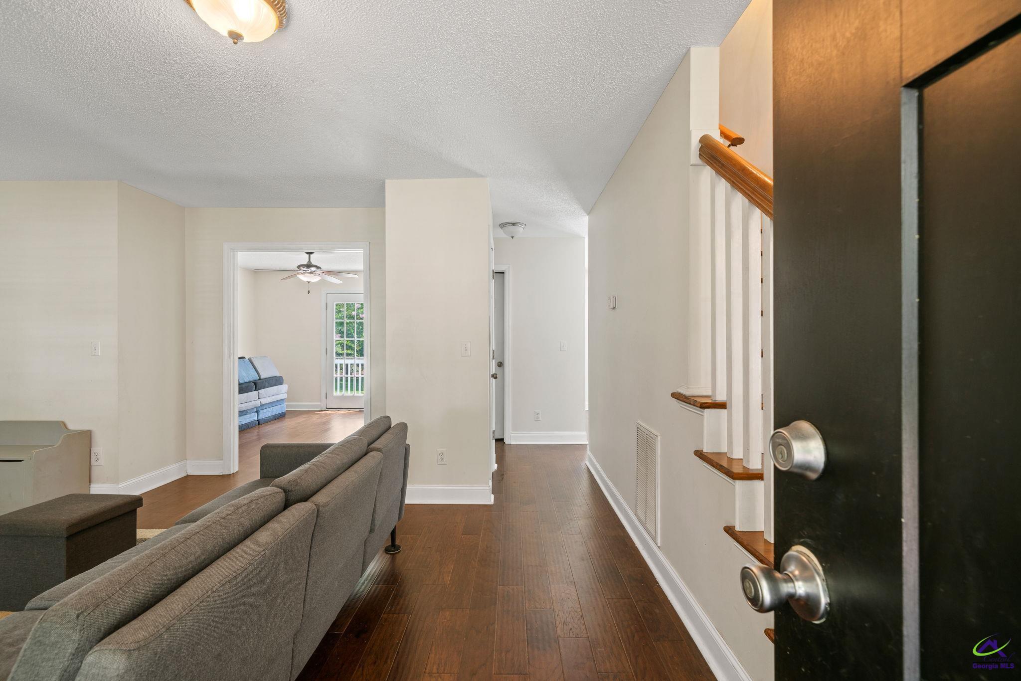 109 S Hiley Court