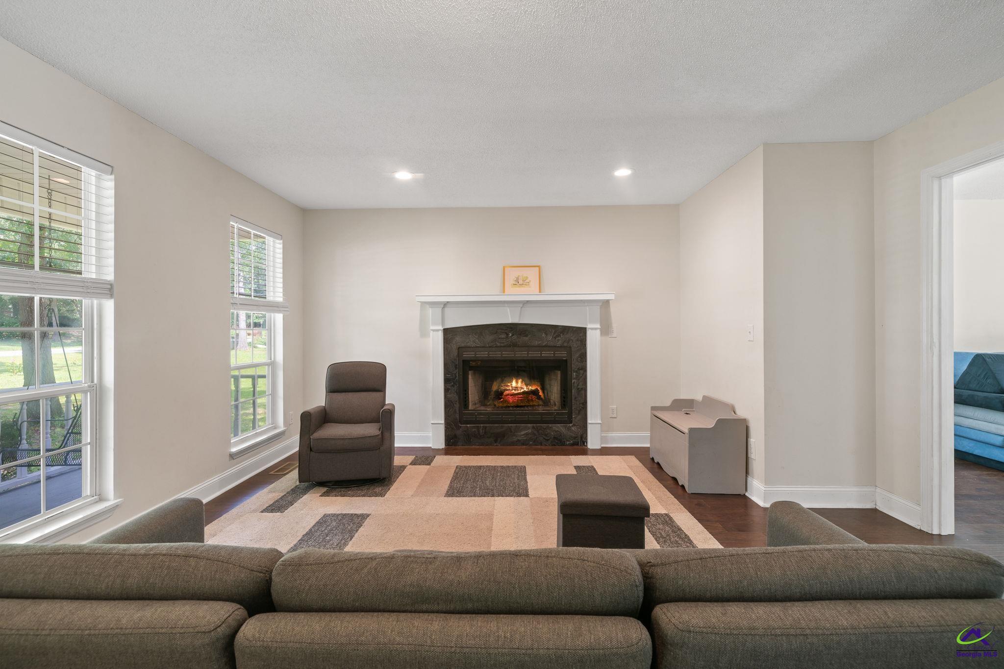 109 S Hiley Court