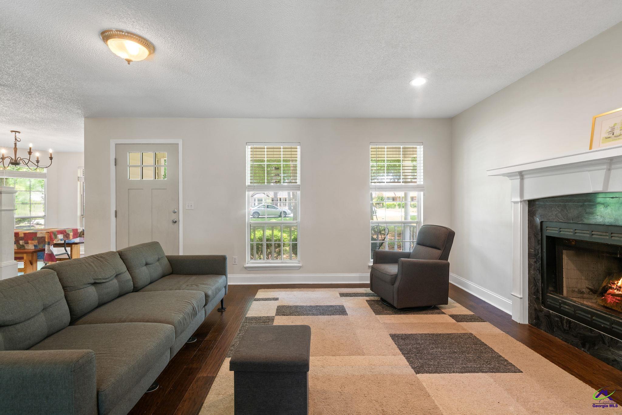 109 S Hiley Court