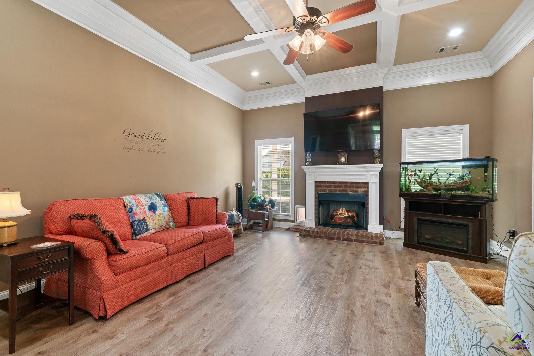 308 Live Oak Court