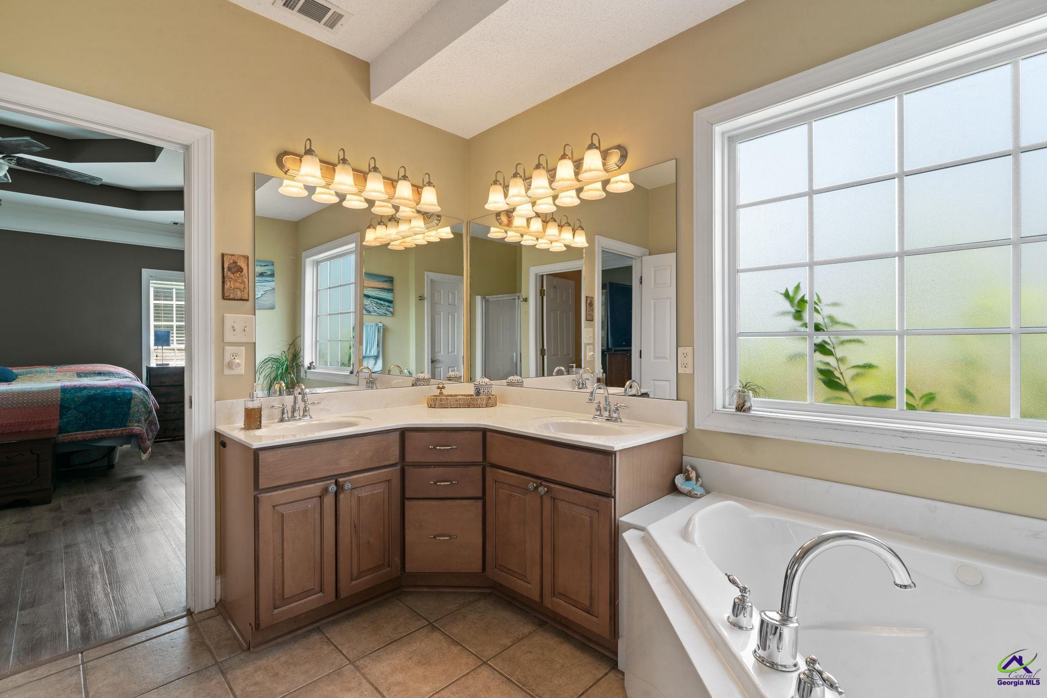 308 Live Oak Court