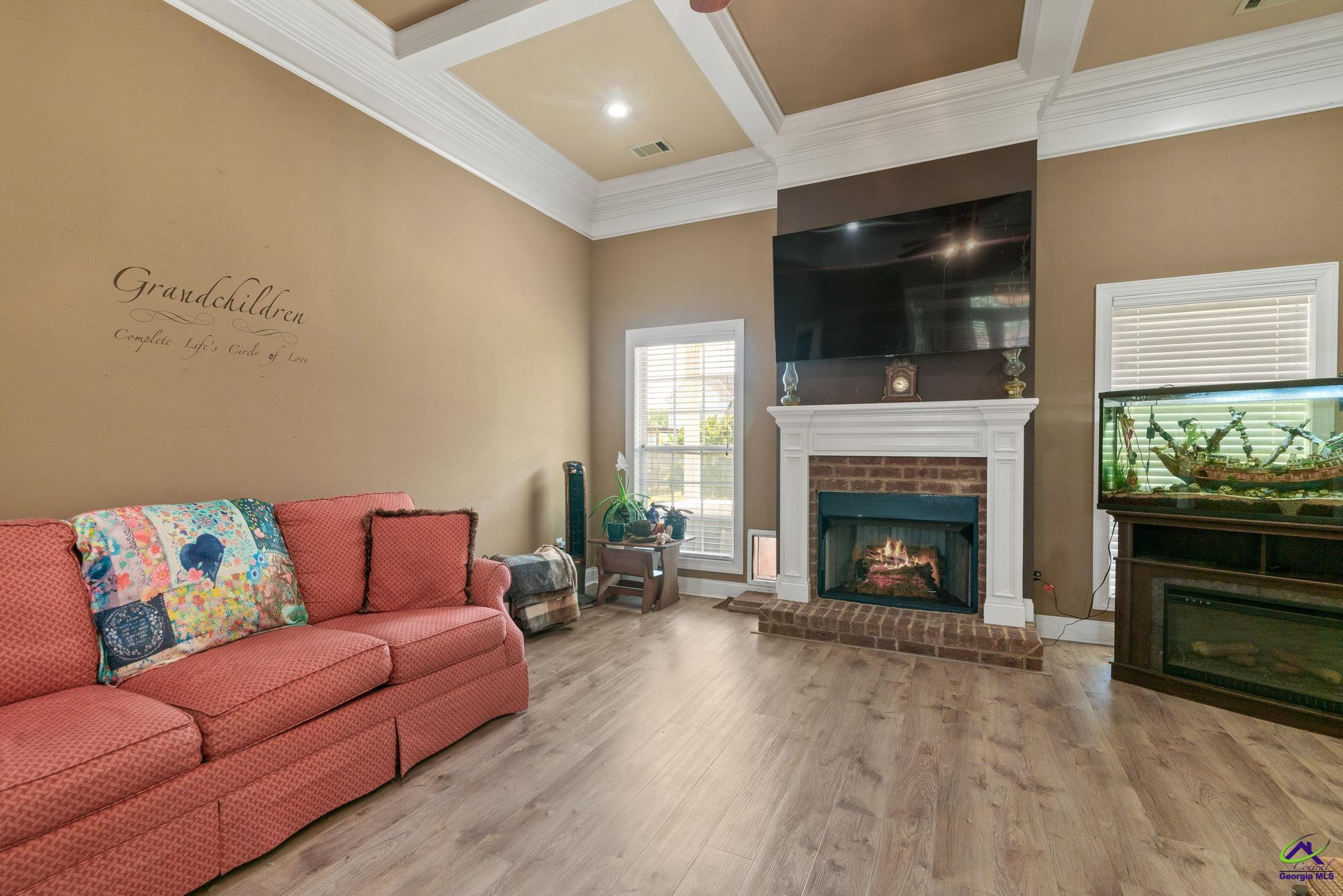 308 Live Oak Court