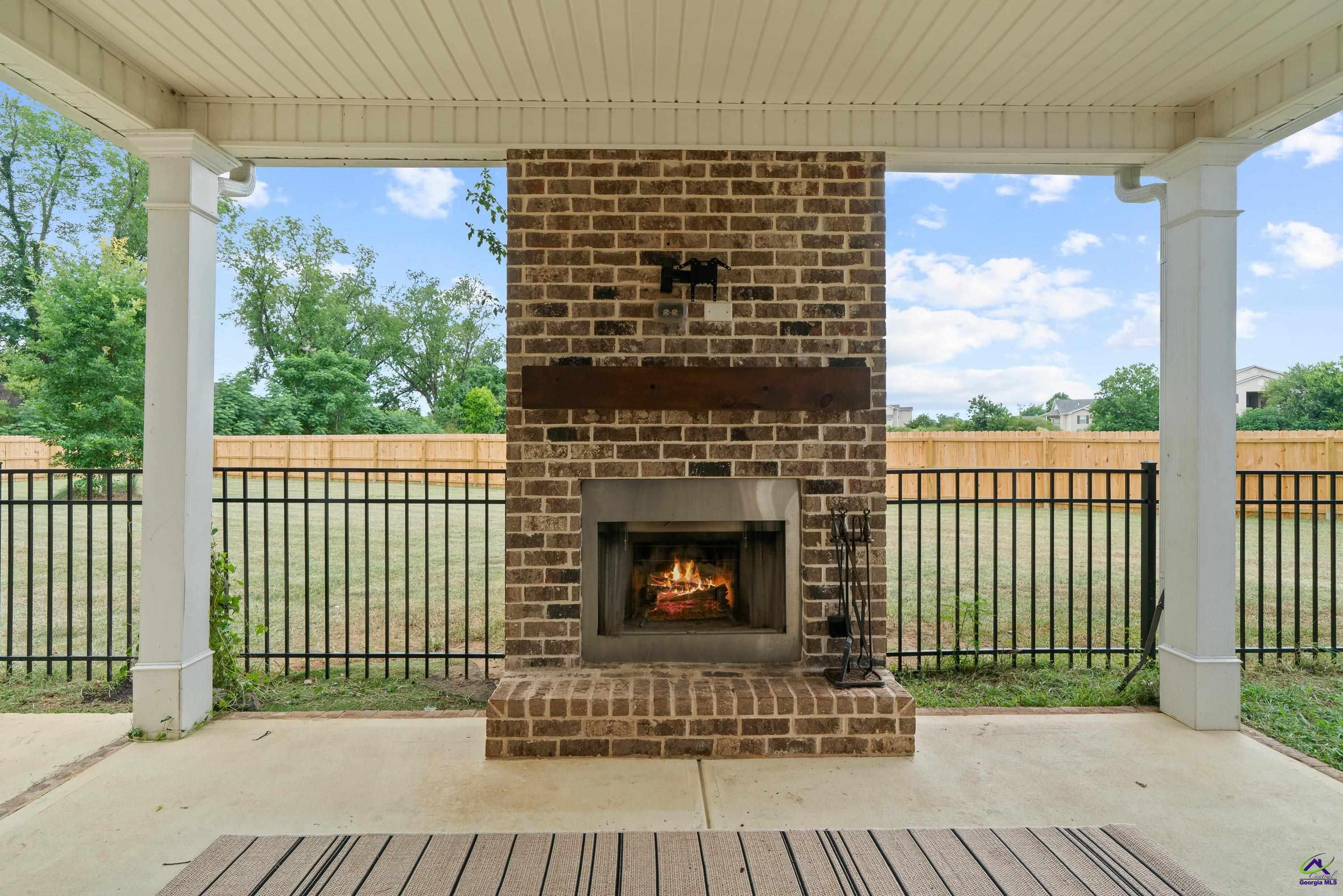 105 Grey Hawk Court