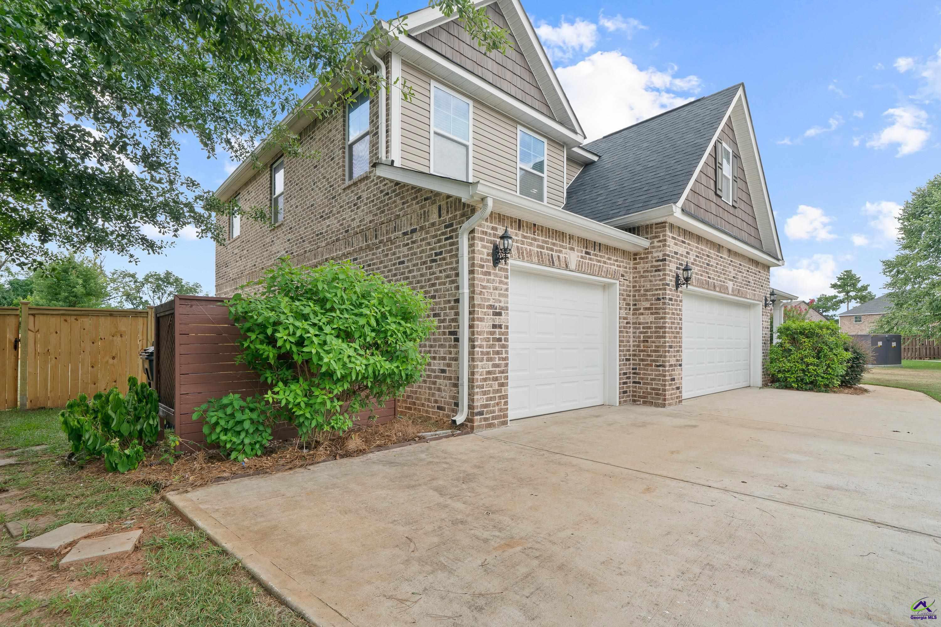 105 Grey Hawk Court