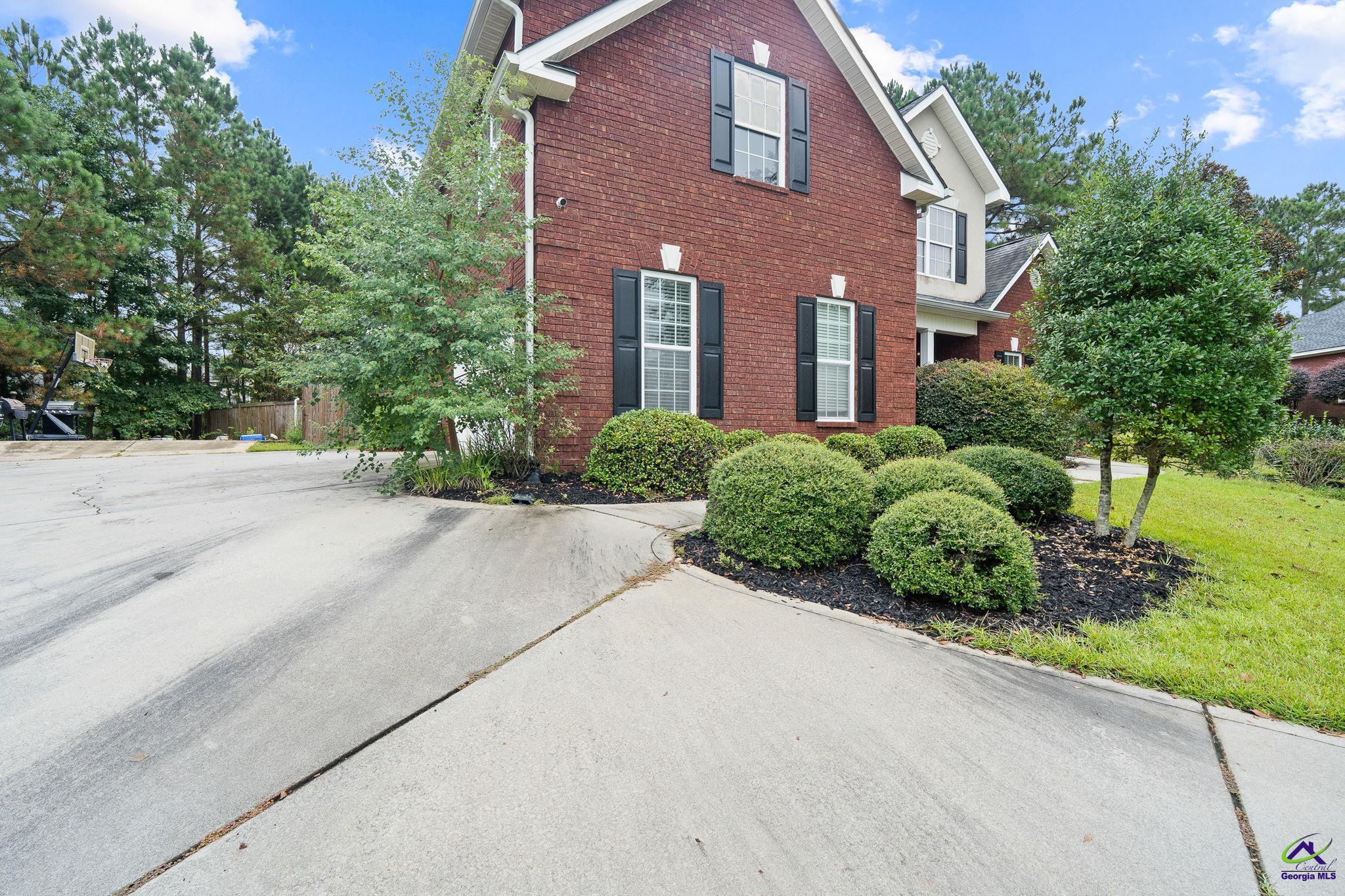 412 Arlington Falls Court