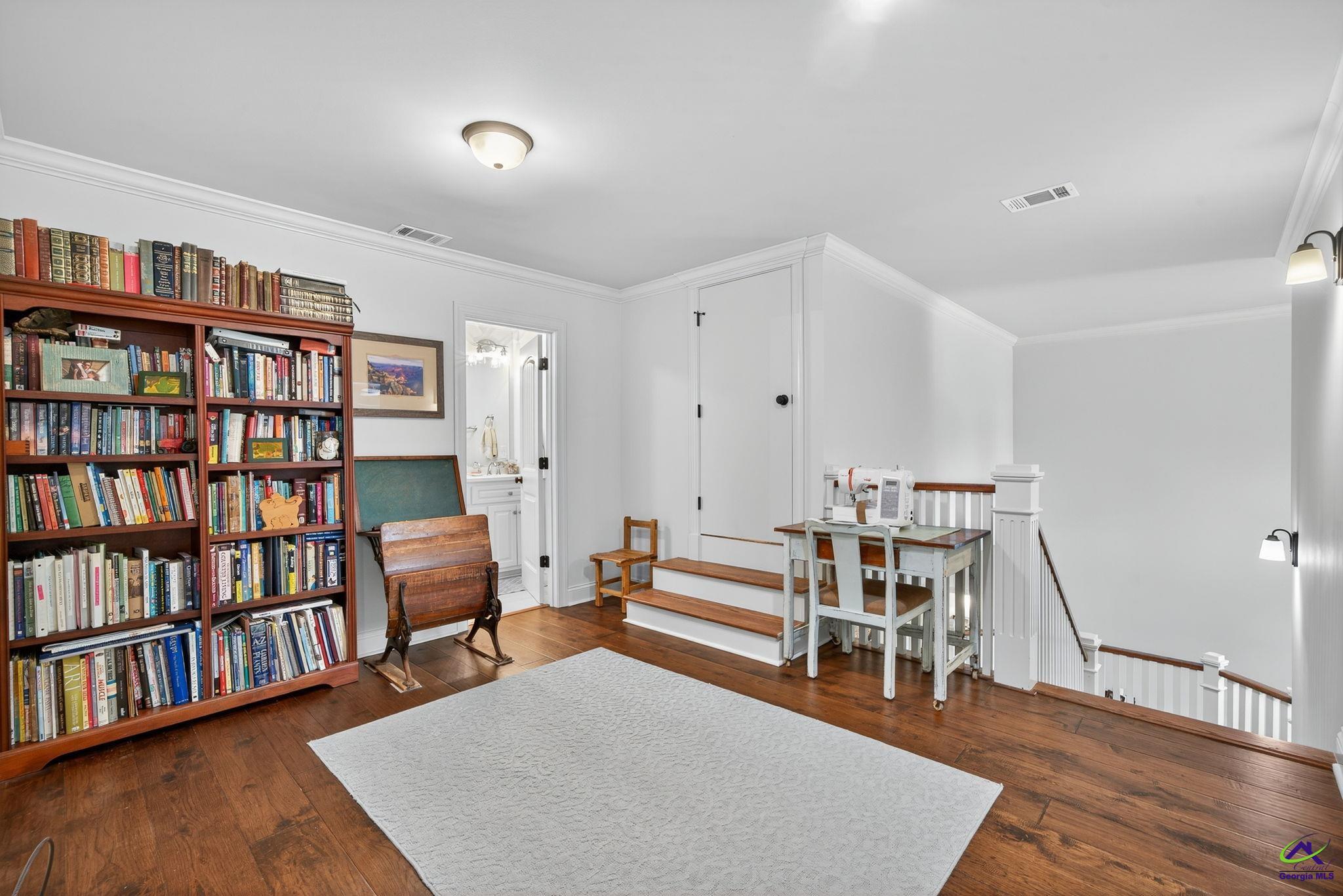 45 Worthington Circle