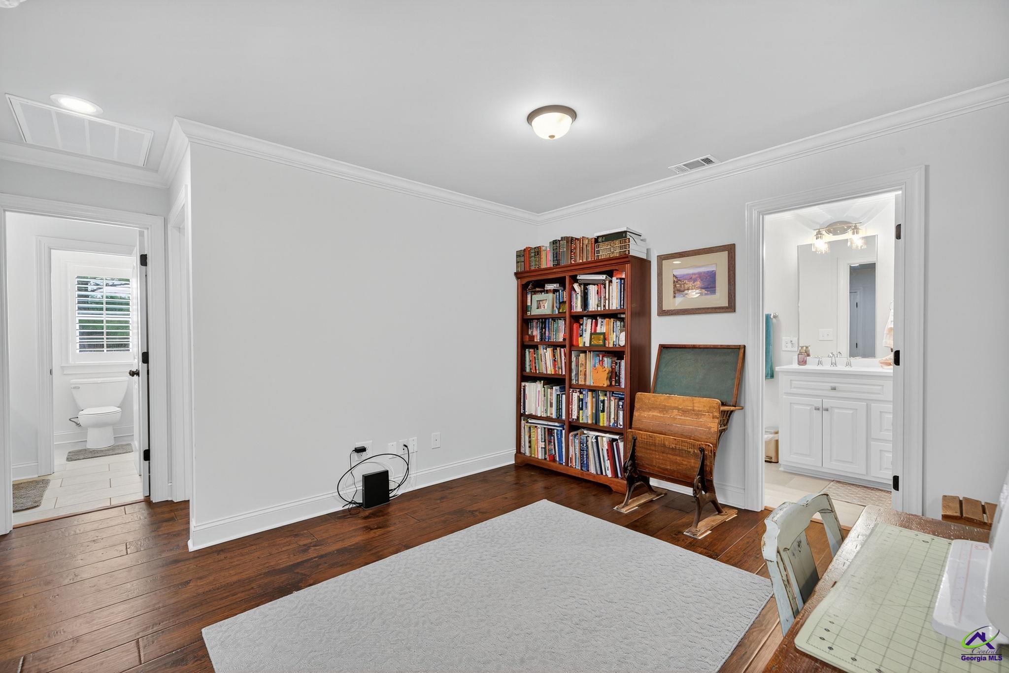 45 Worthington Circle