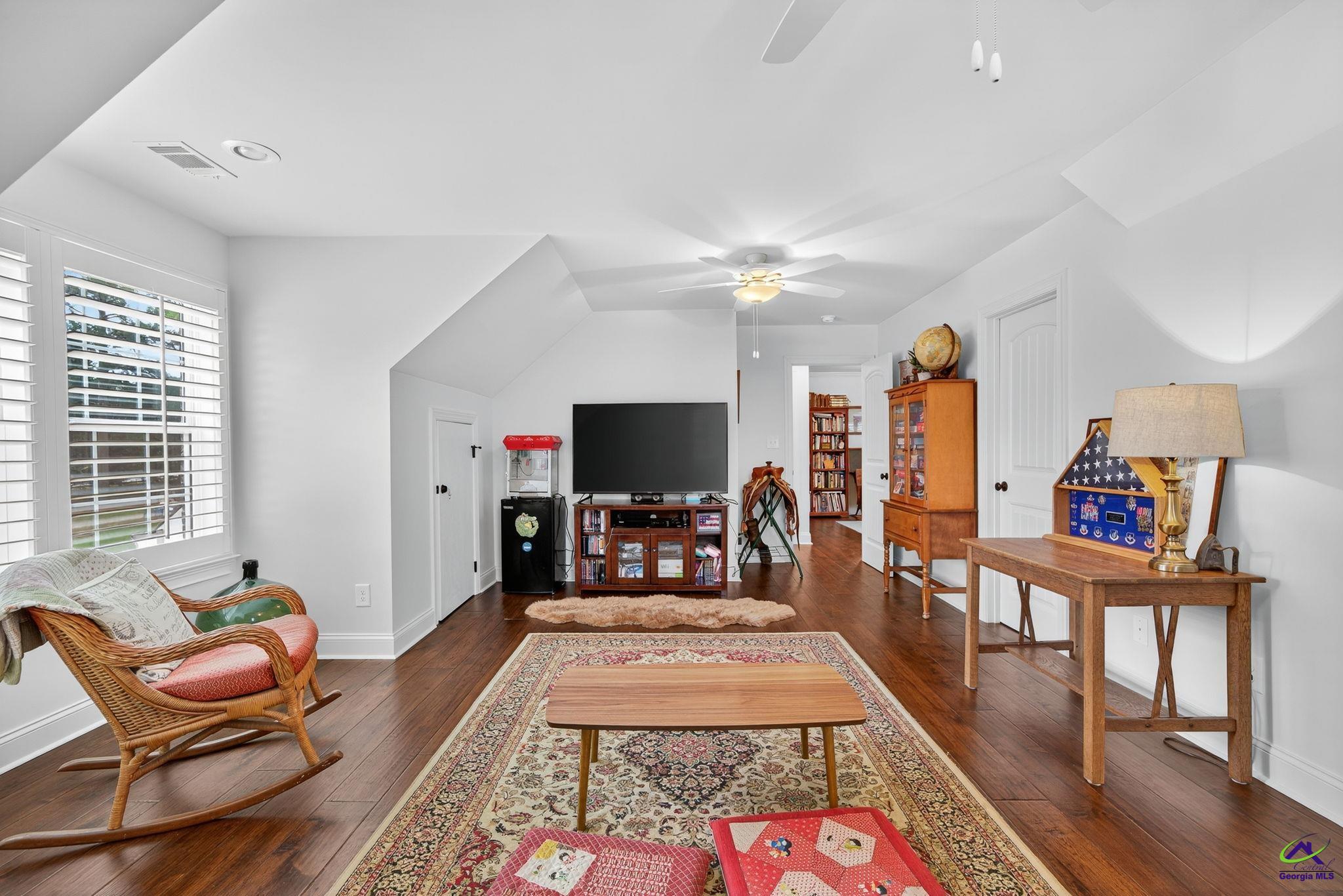 45 Worthington Circle