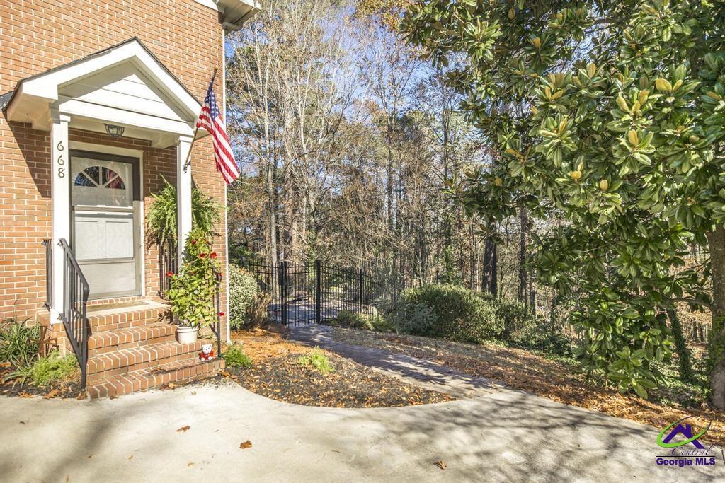 668 Monticlair Drive