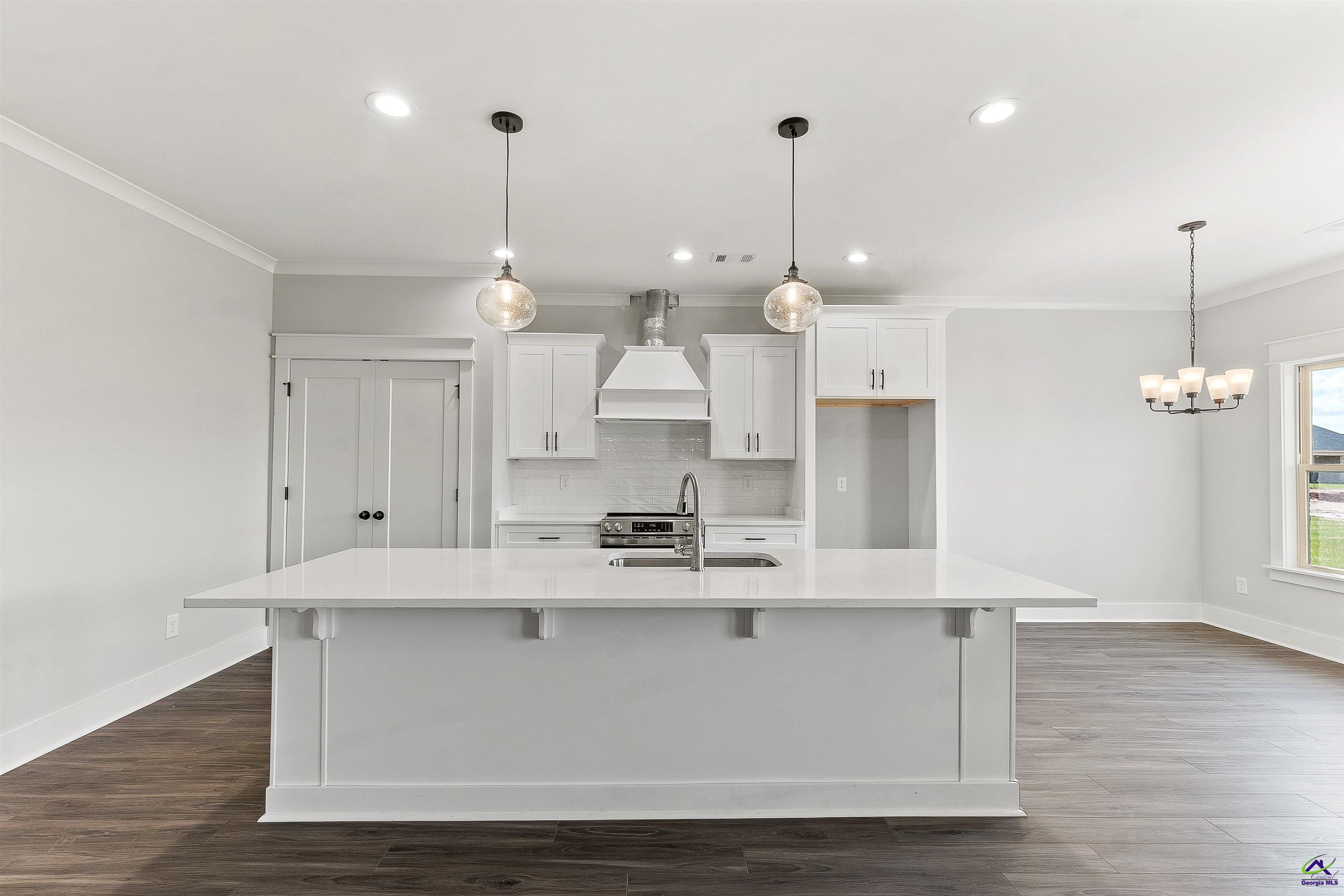 607 Bristleleaf Path