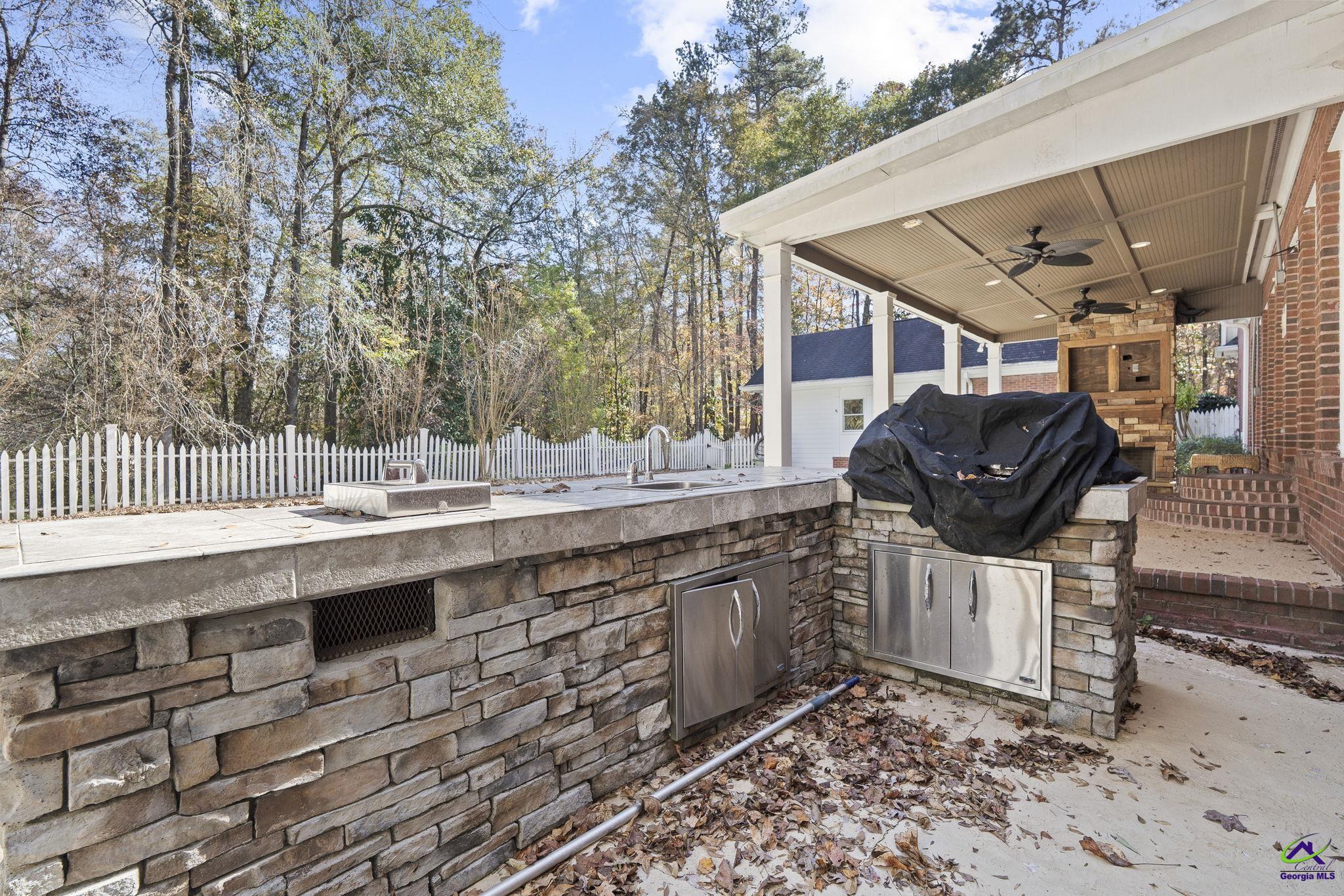 1231 Woodcrest Drive