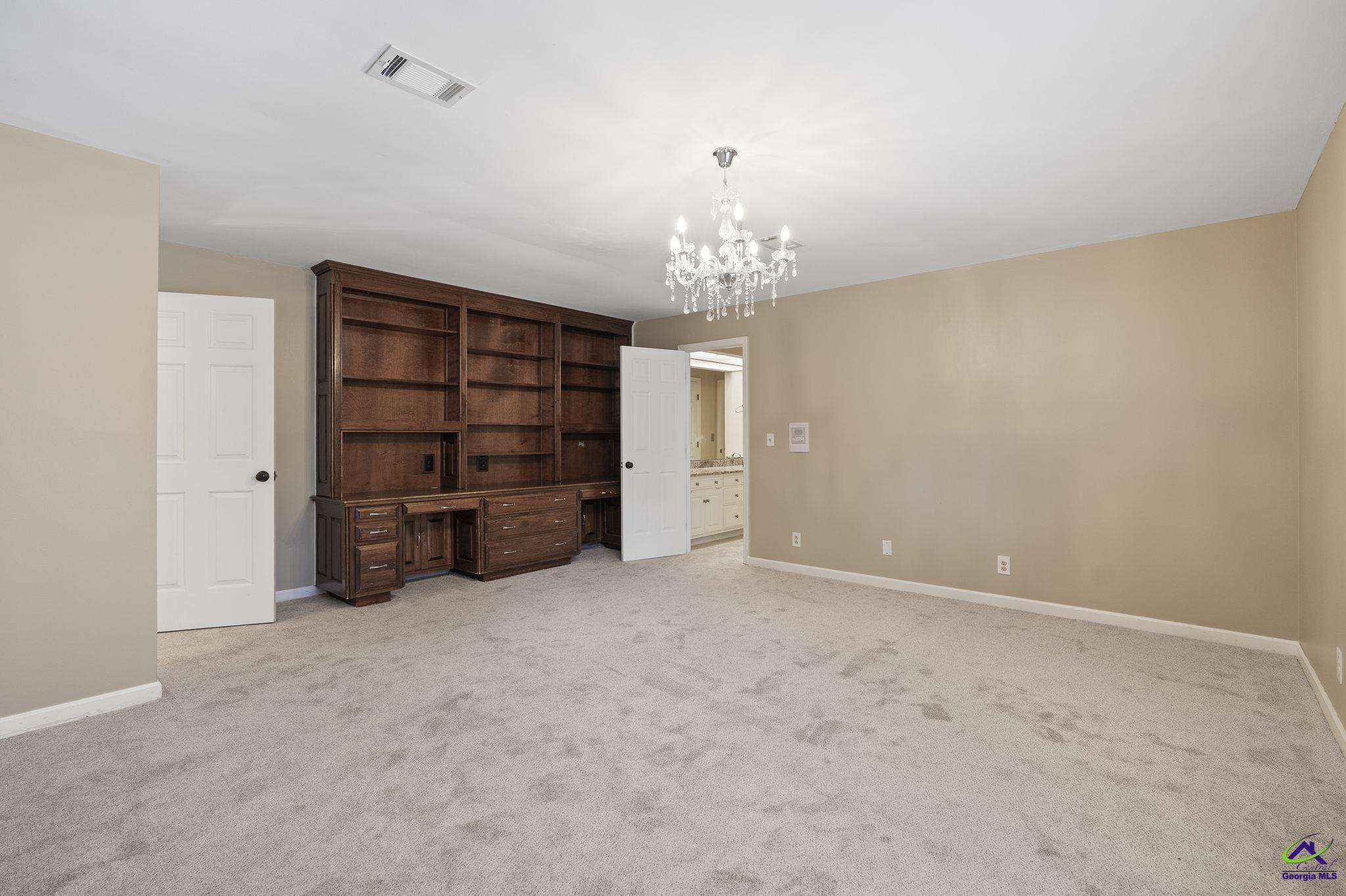 1231 Woodcrest Drive