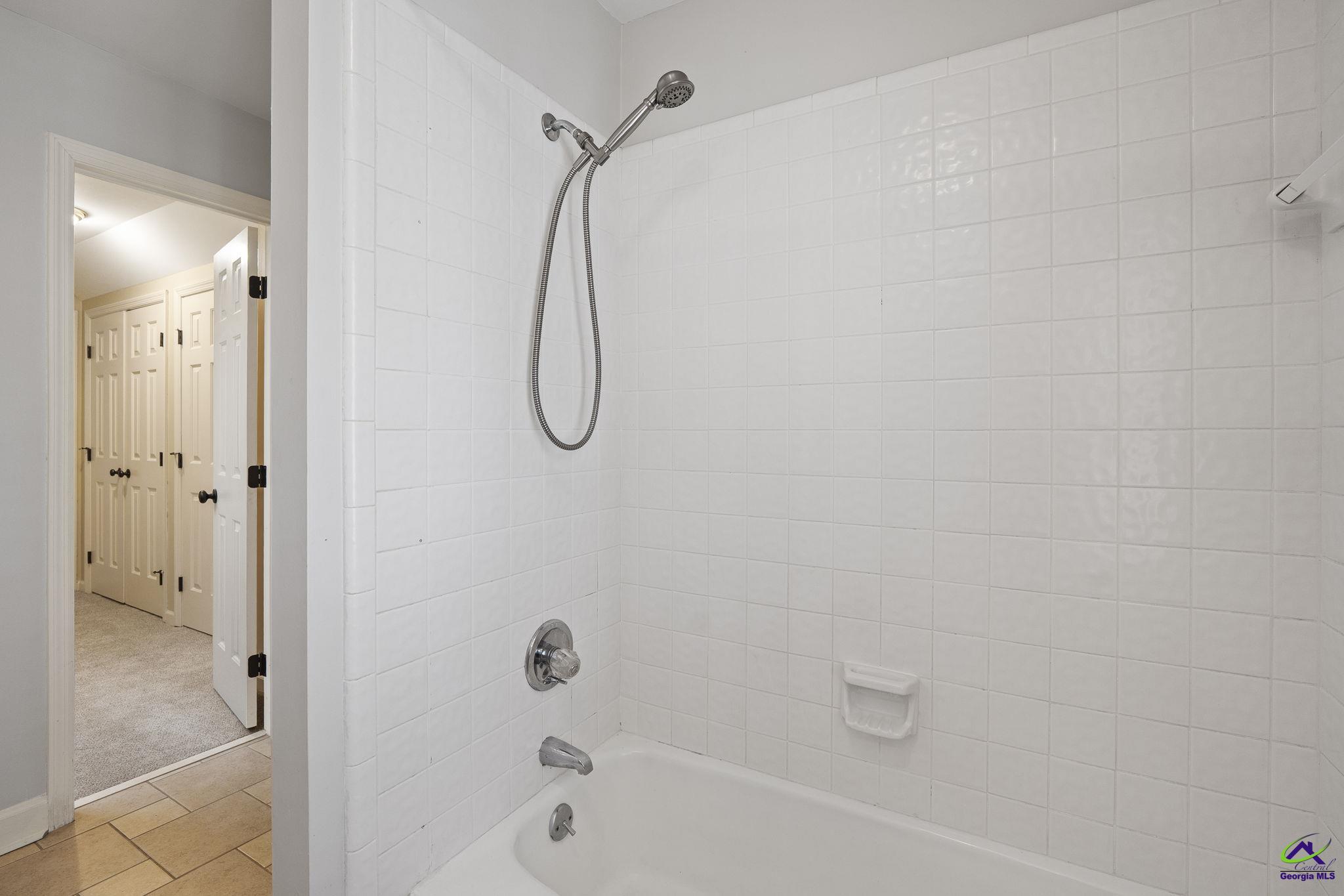 1231 Woodcrest Drive