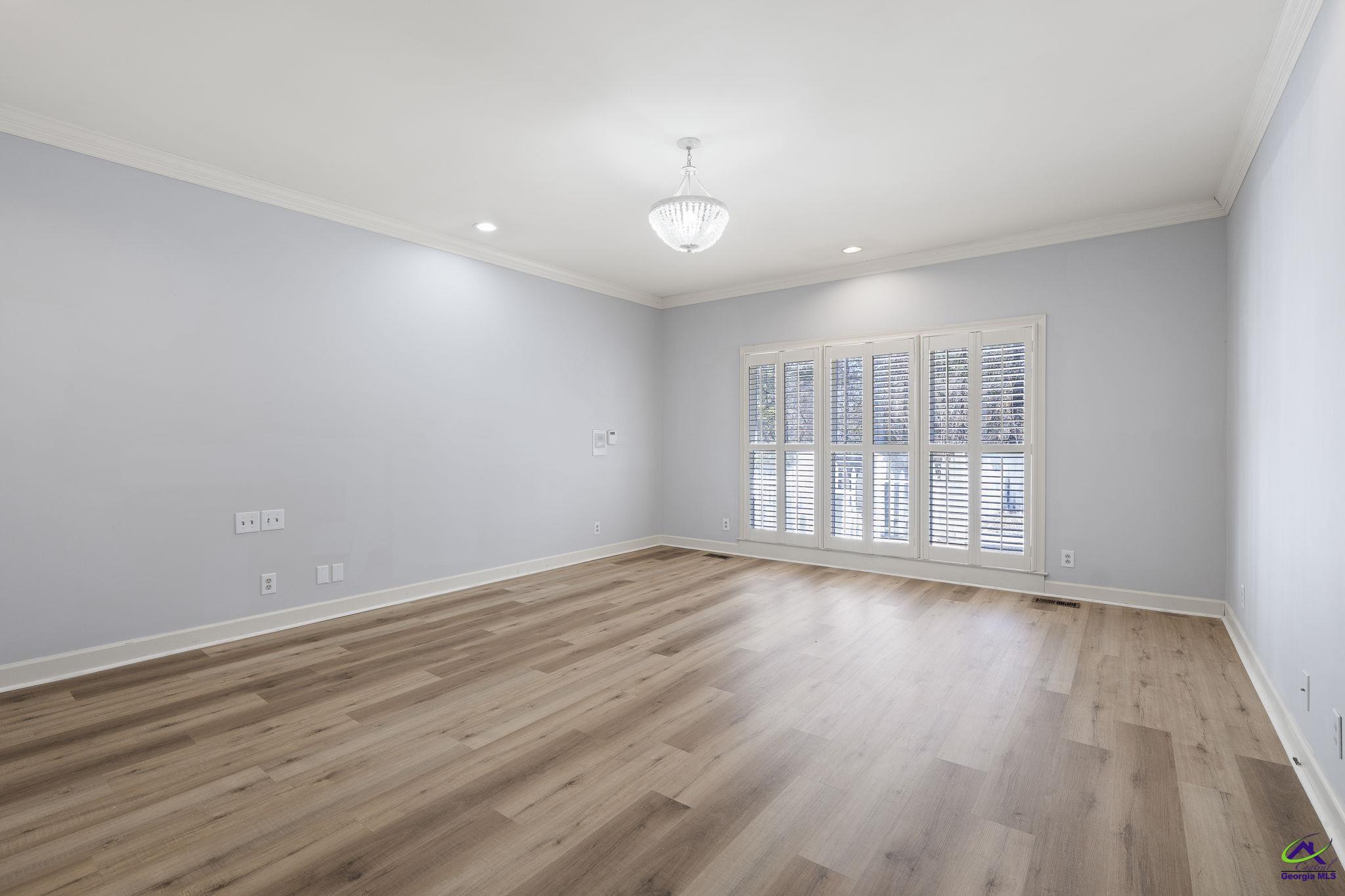 1231 Woodcrest Drive