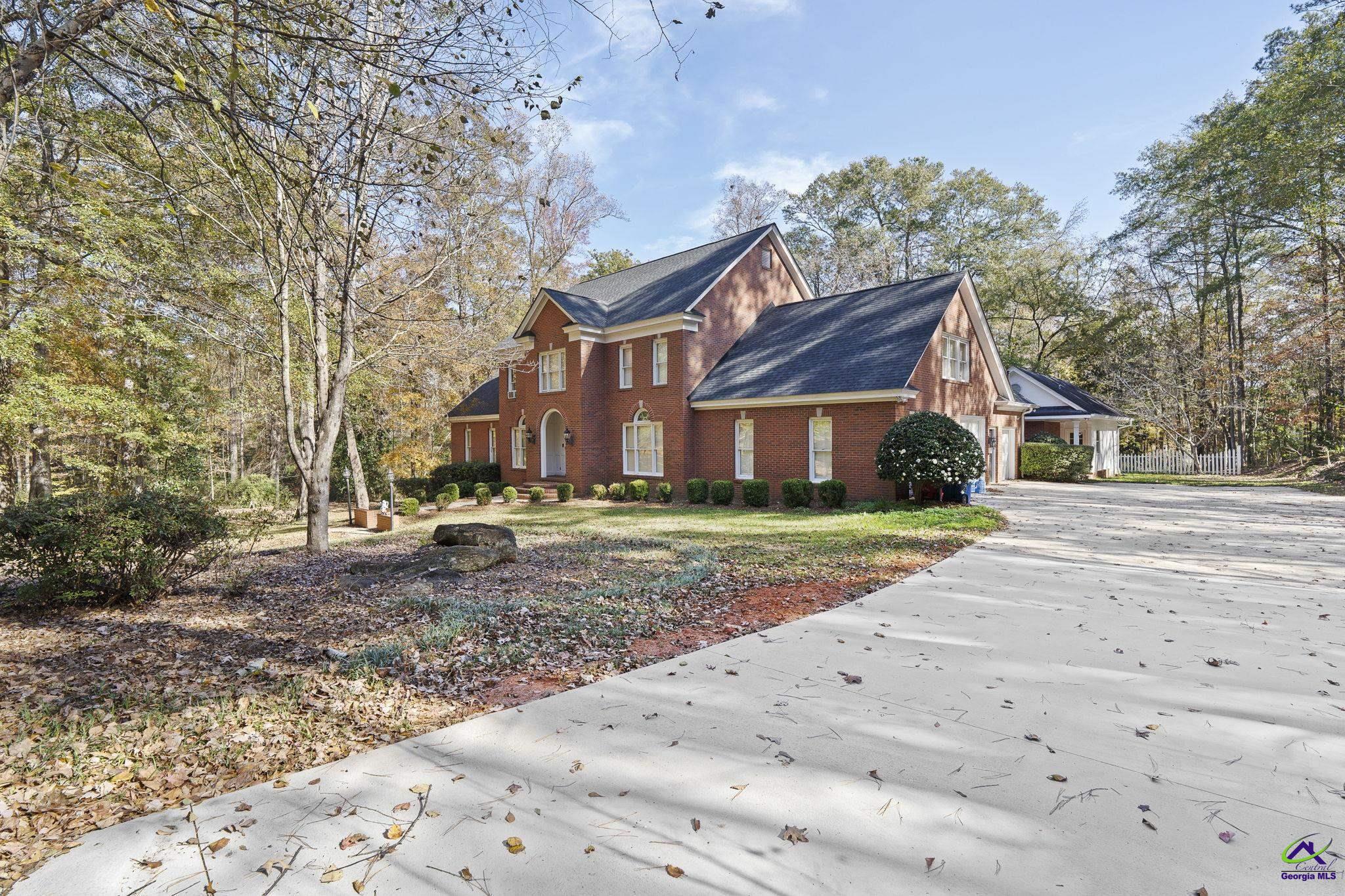 1231 Woodcrest Drive