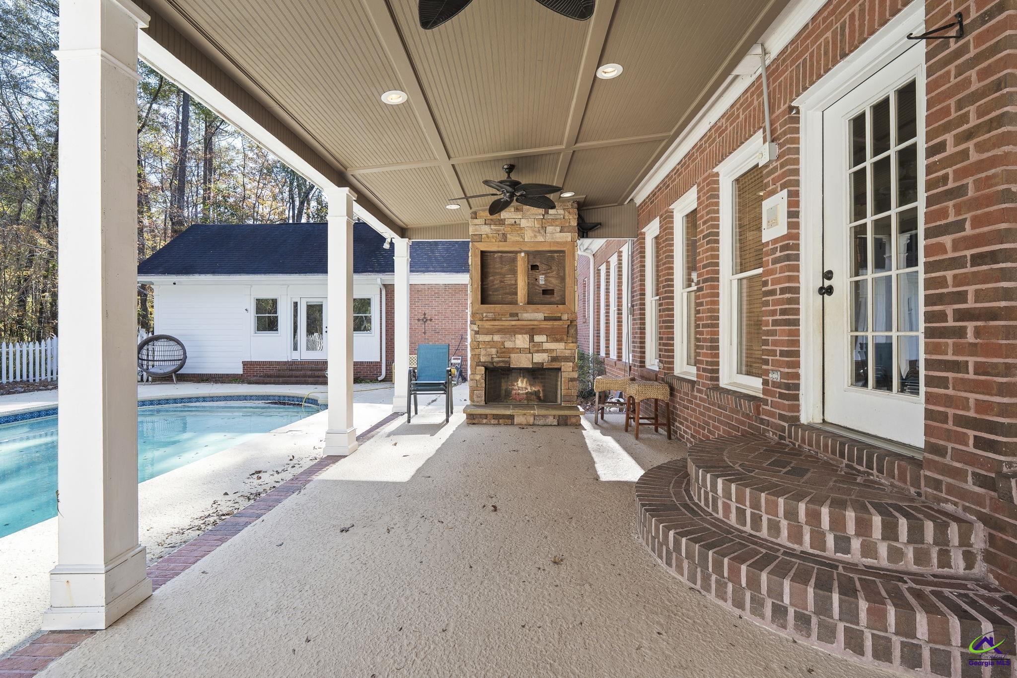 1231 Woodcrest Drive